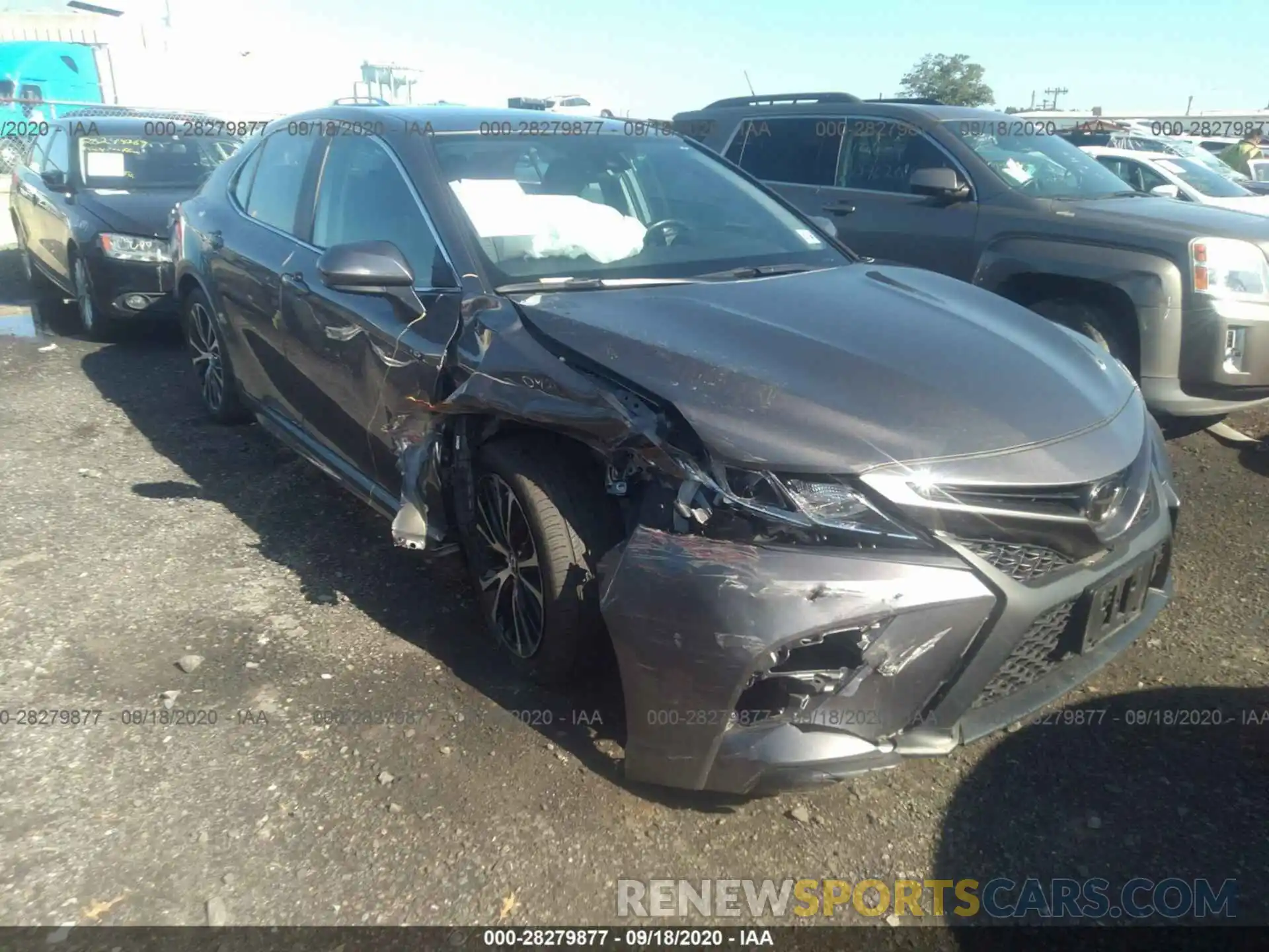 13 Photograph of a damaged car 4T1B11HK1KU765789 TOYOTA CAMRY 2019