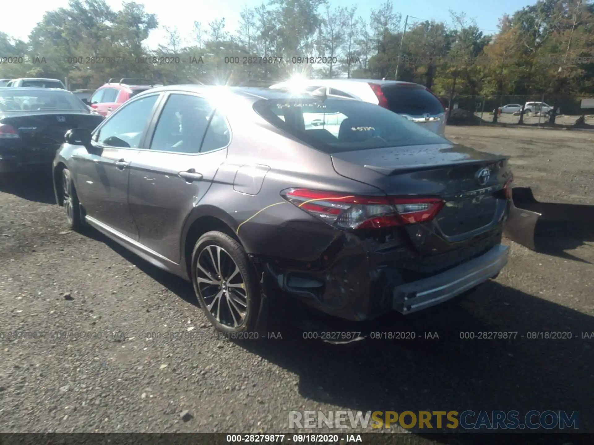 15 Photograph of a damaged car 4T1B11HK1KU765789 TOYOTA CAMRY 2019