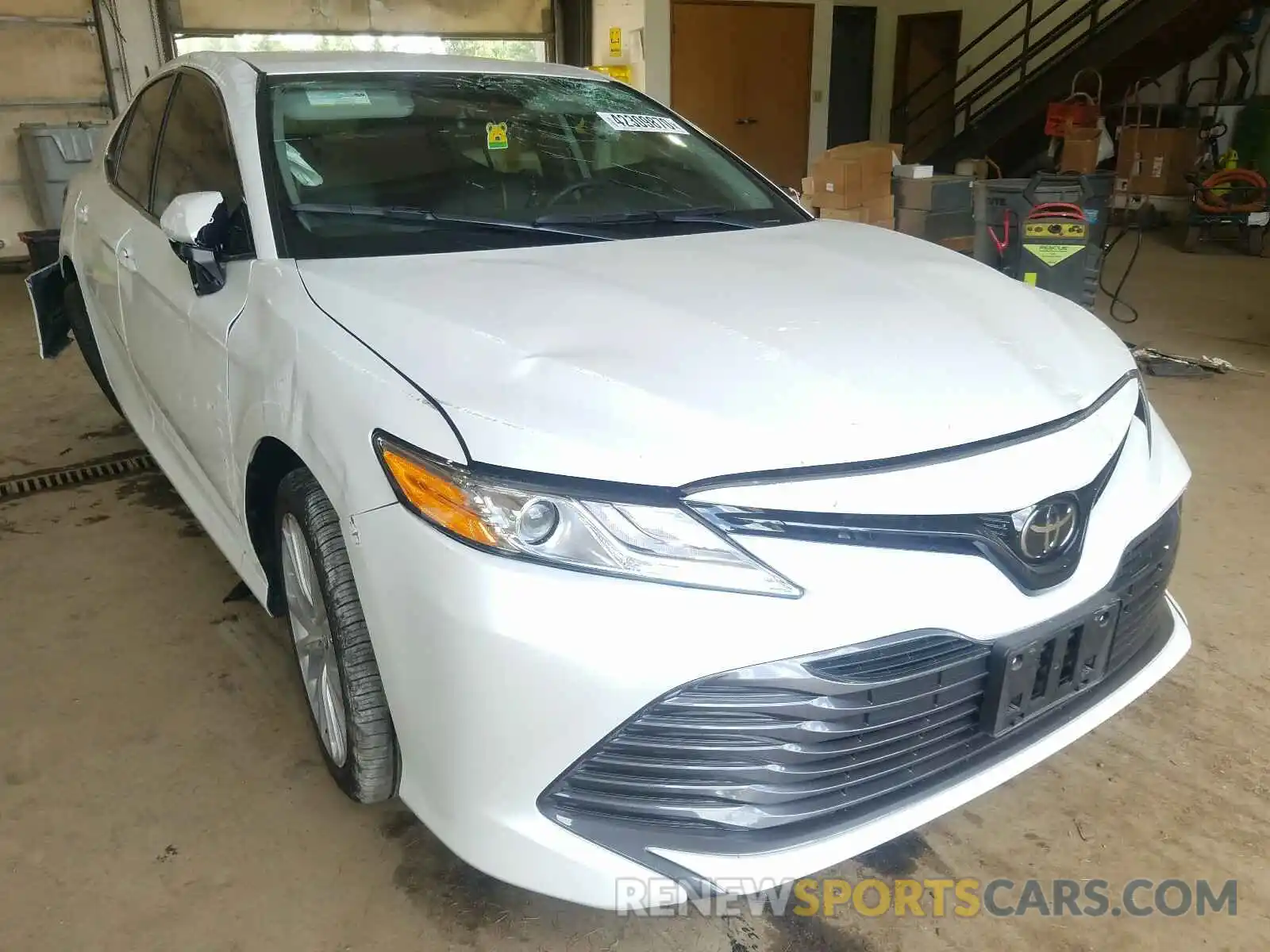 1 Photograph of a damaged car 4T1B11HK1KU765906 TOYOTA CAMRY 2019