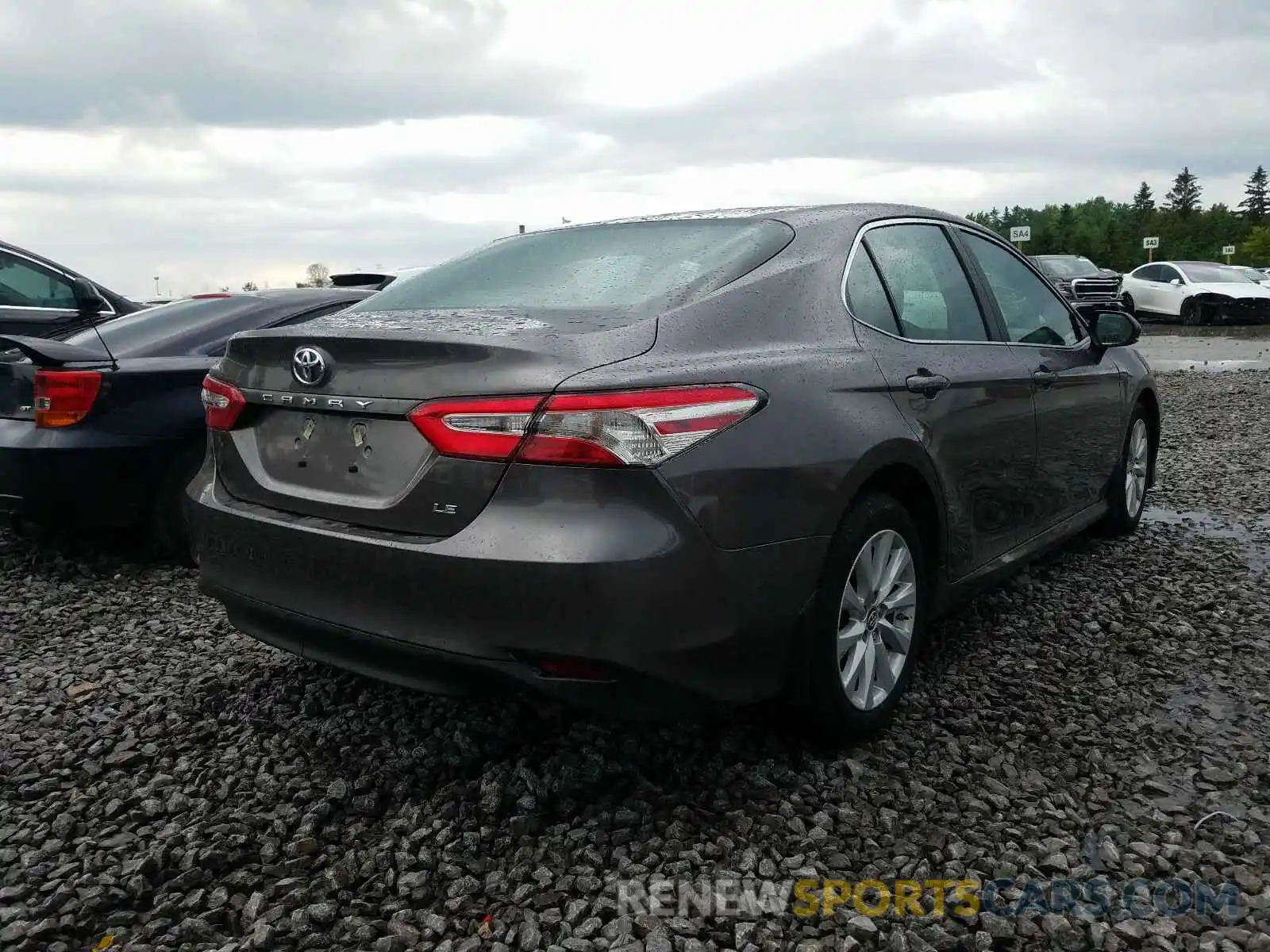 4 Photograph of a damaged car 4T1B11HK1KU766117 TOYOTA CAMRY 2019