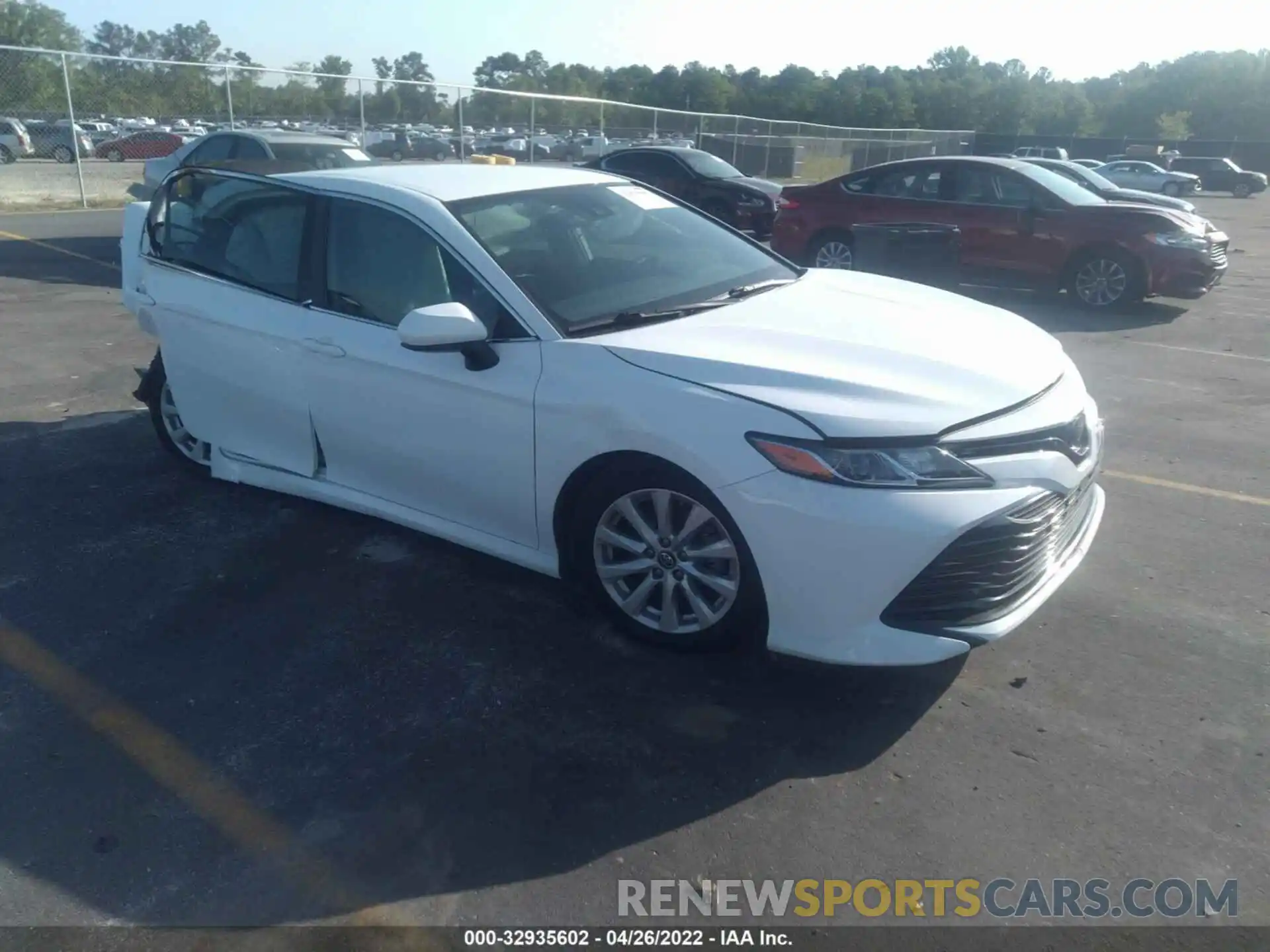 1 Photograph of a damaged car 4T1B11HK1KU767672 TOYOTA CAMRY 2019