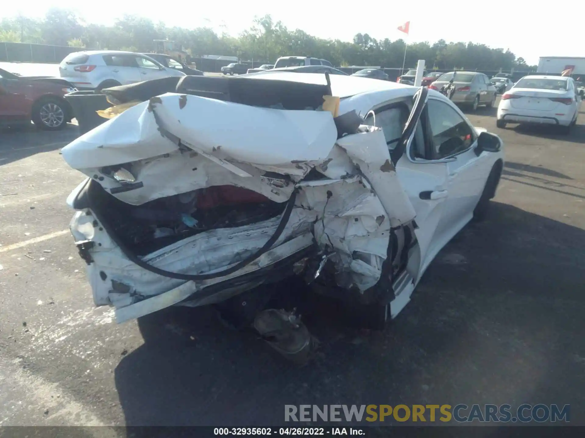 6 Photograph of a damaged car 4T1B11HK1KU767672 TOYOTA CAMRY 2019