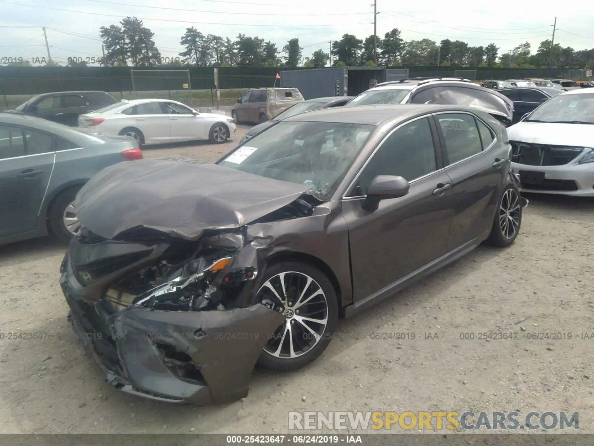 2 Photograph of a damaged car 4T1B11HK1KU768014 TOYOTA CAMRY 2019