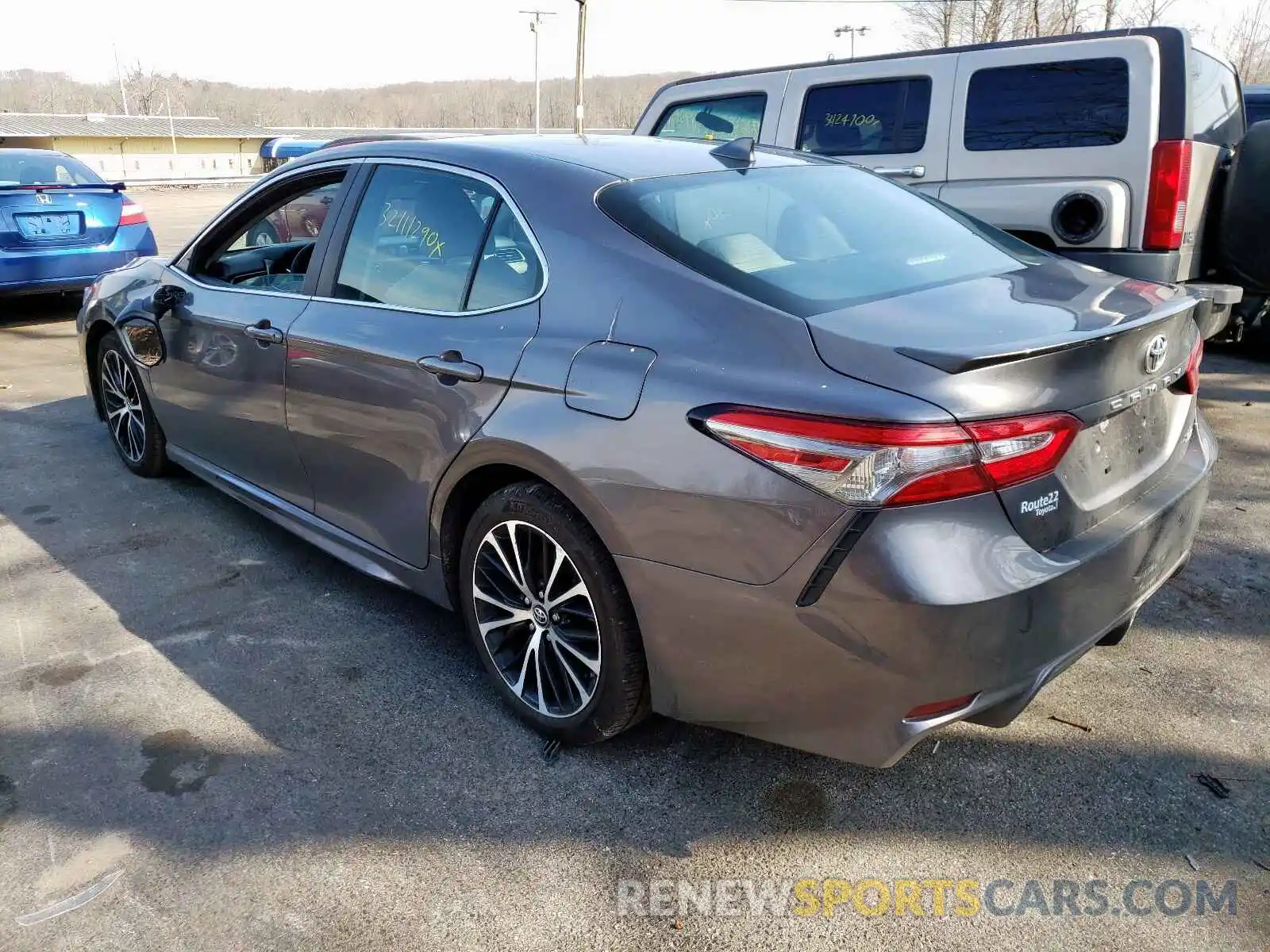 3 Photograph of a damaged car 4T1B11HK1KU768241 TOYOTA CAMRY 2019