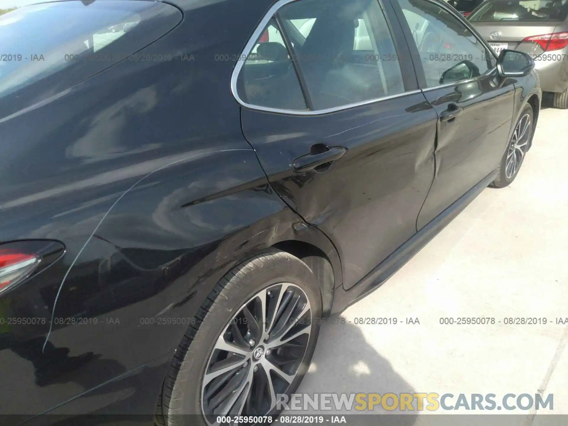 6 Photograph of a damaged car 4T1B11HK1KU769289 TOYOTA CAMRY 2019