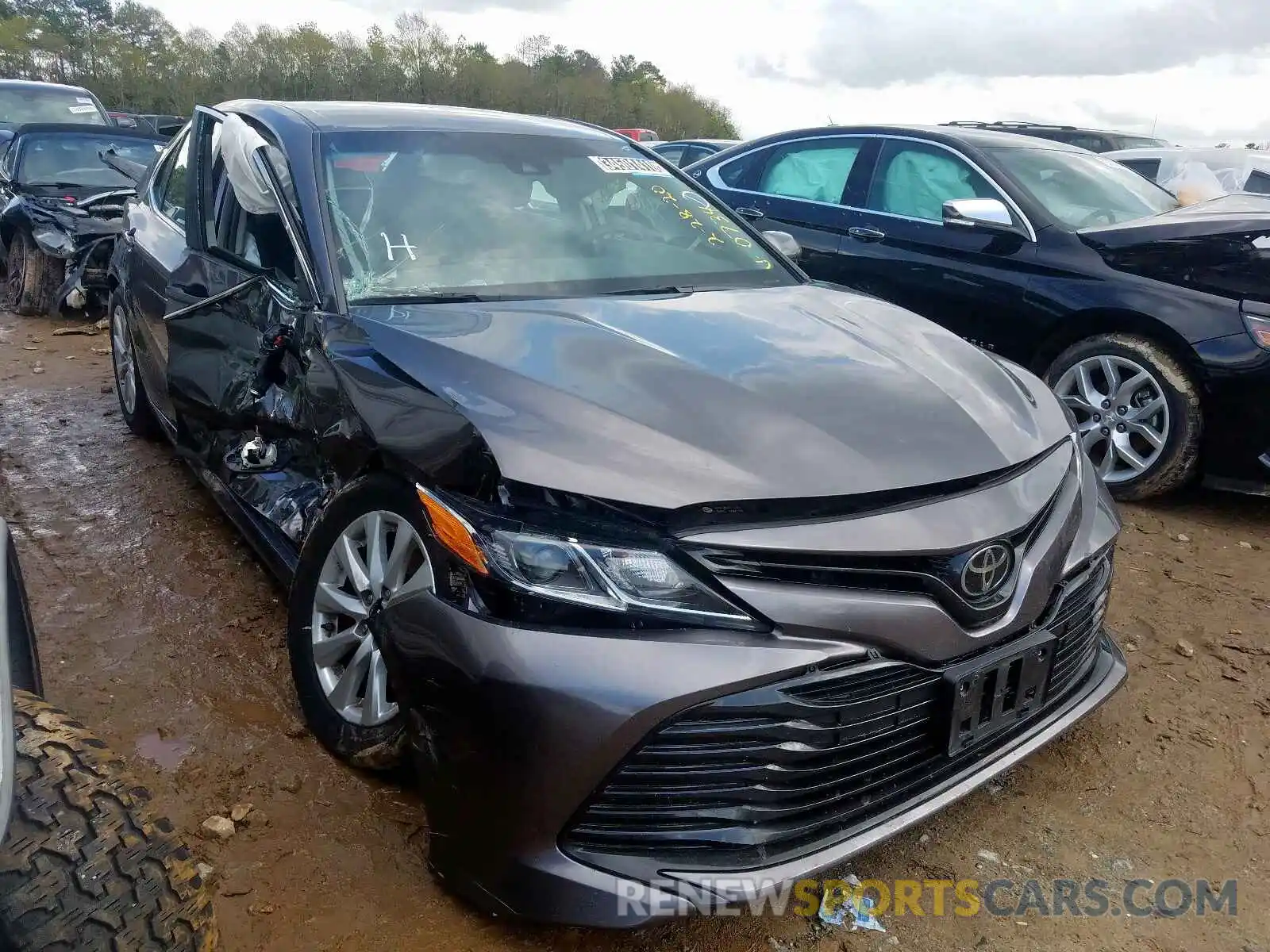 1 Photograph of a damaged car 4T1B11HK1KU770734 TOYOTA CAMRY 2019