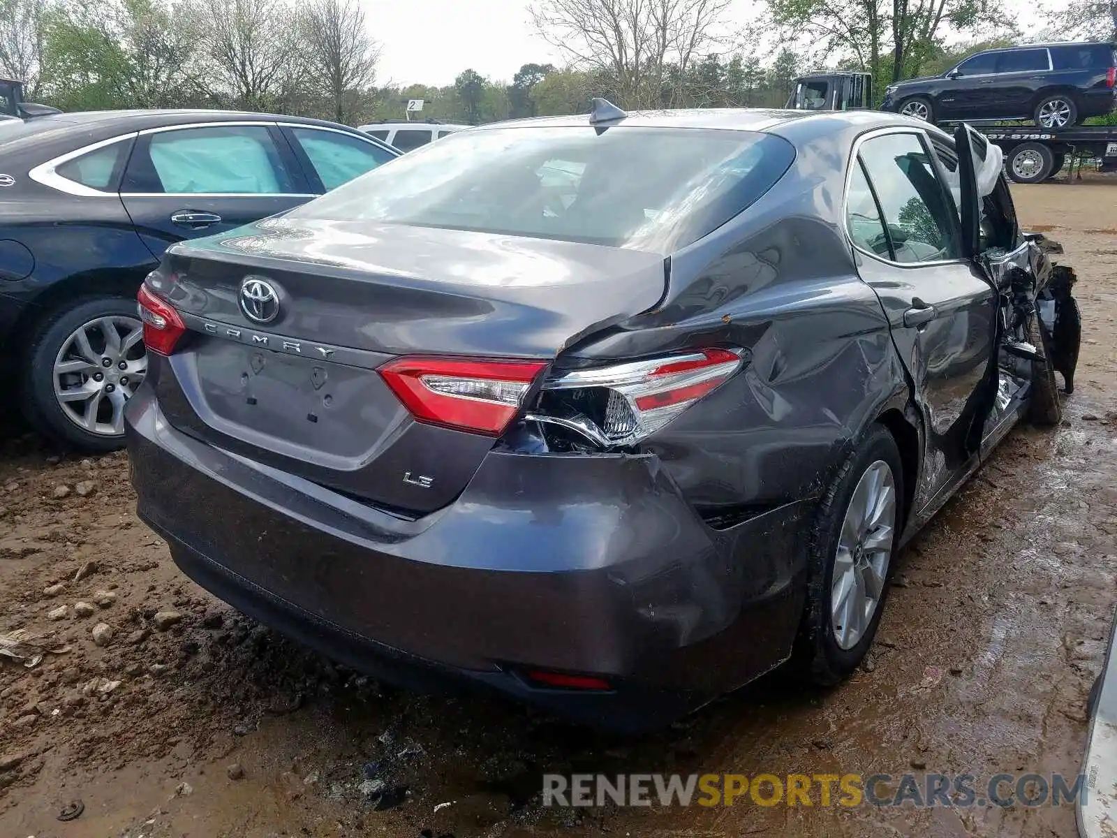 4 Photograph of a damaged car 4T1B11HK1KU770734 TOYOTA CAMRY 2019