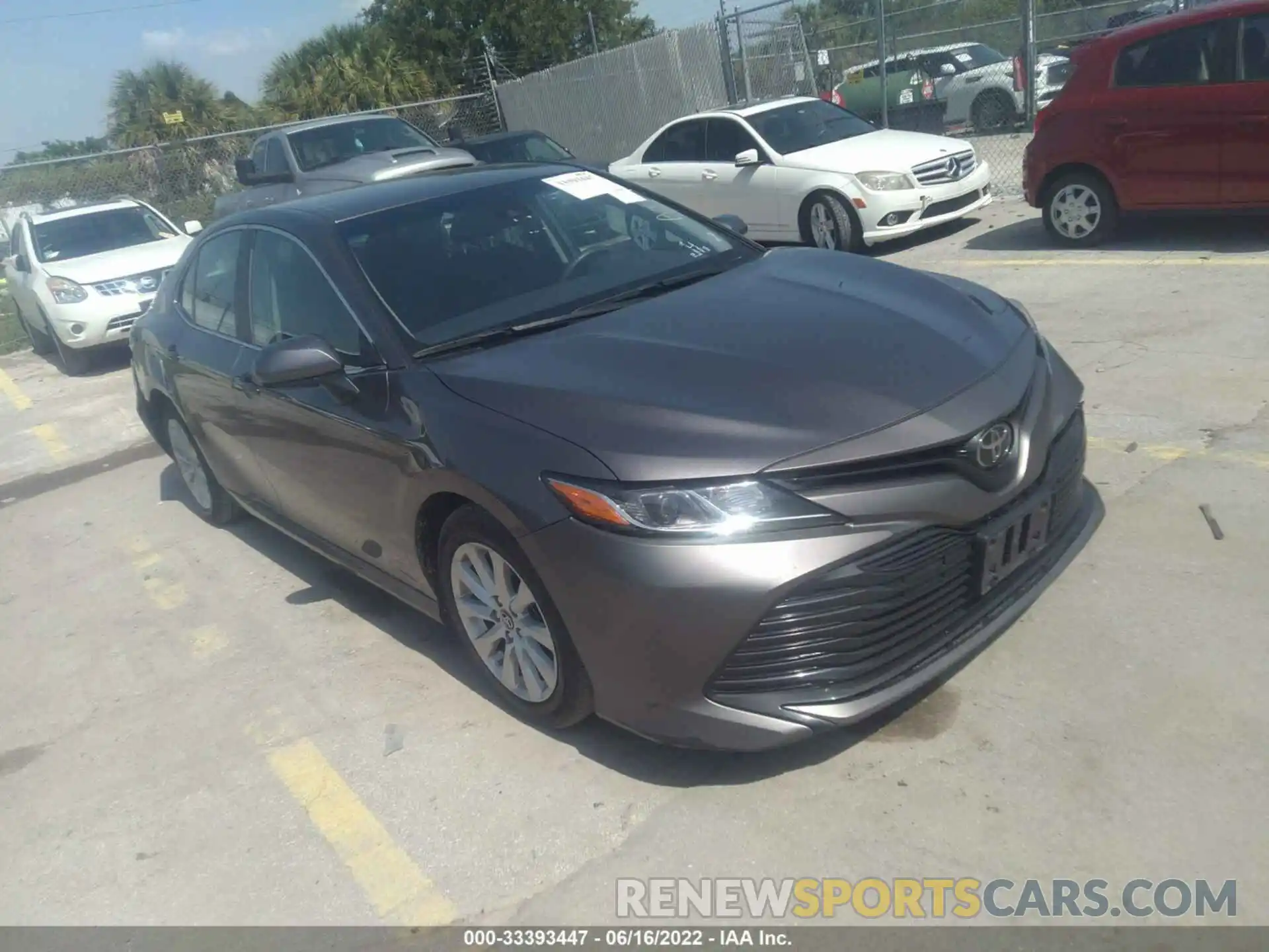 1 Photograph of a damaged car 4T1B11HK1KU773648 TOYOTA CAMRY 2019