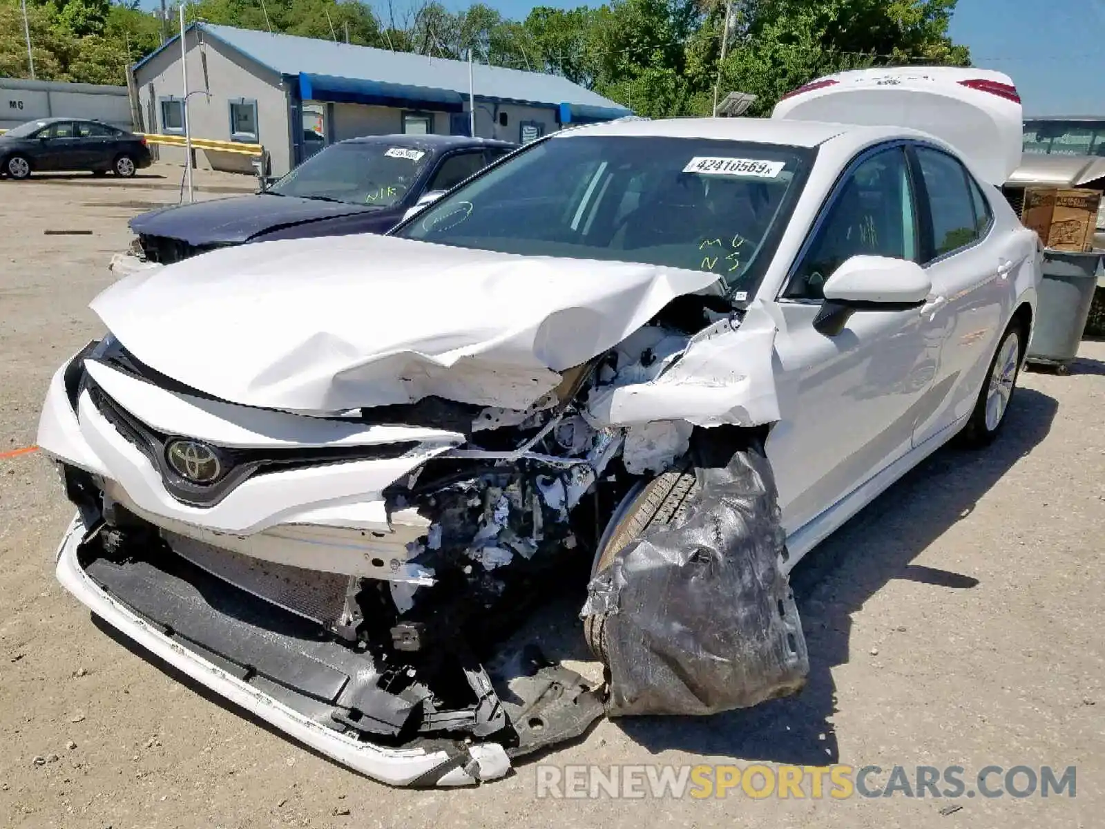 2 Photograph of a damaged car 4T1B11HK1KU775240 TOYOTA CAMRY 2019