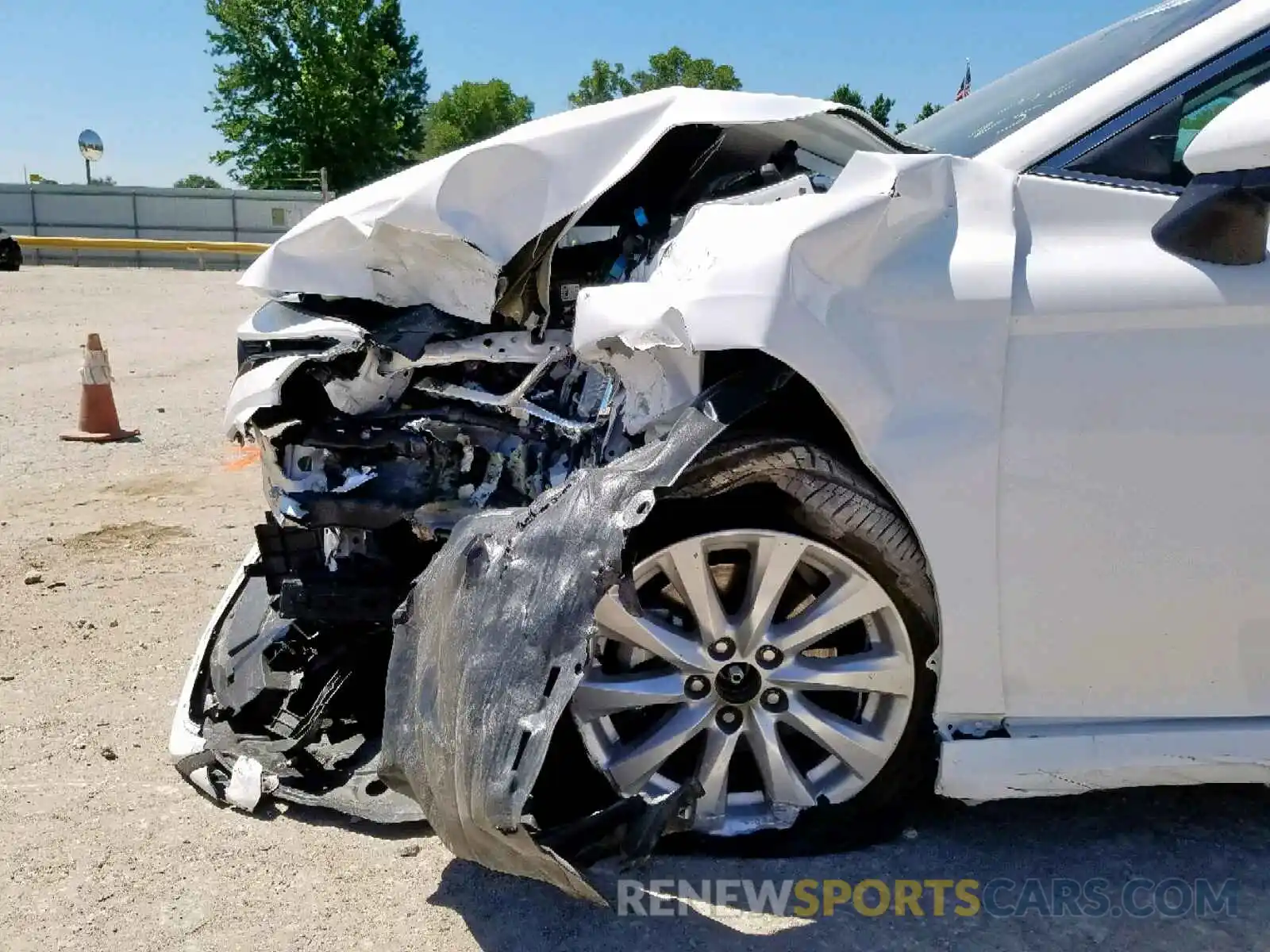 9 Photograph of a damaged car 4T1B11HK1KU775240 TOYOTA CAMRY 2019