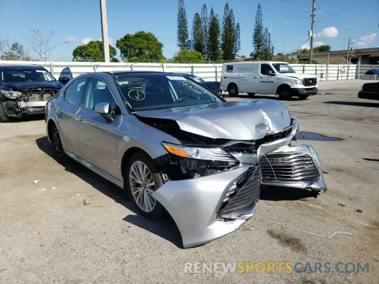 1 Photograph of a damaged car 4T1B11HK1KU775383 TOYOTA CAMRY 2019