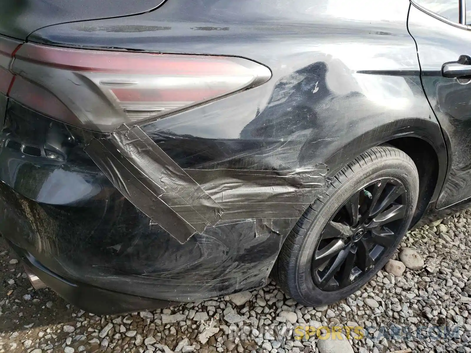 9 Photograph of a damaged car 4T1B11HK1KU777571 TOYOTA CAMRY 2019