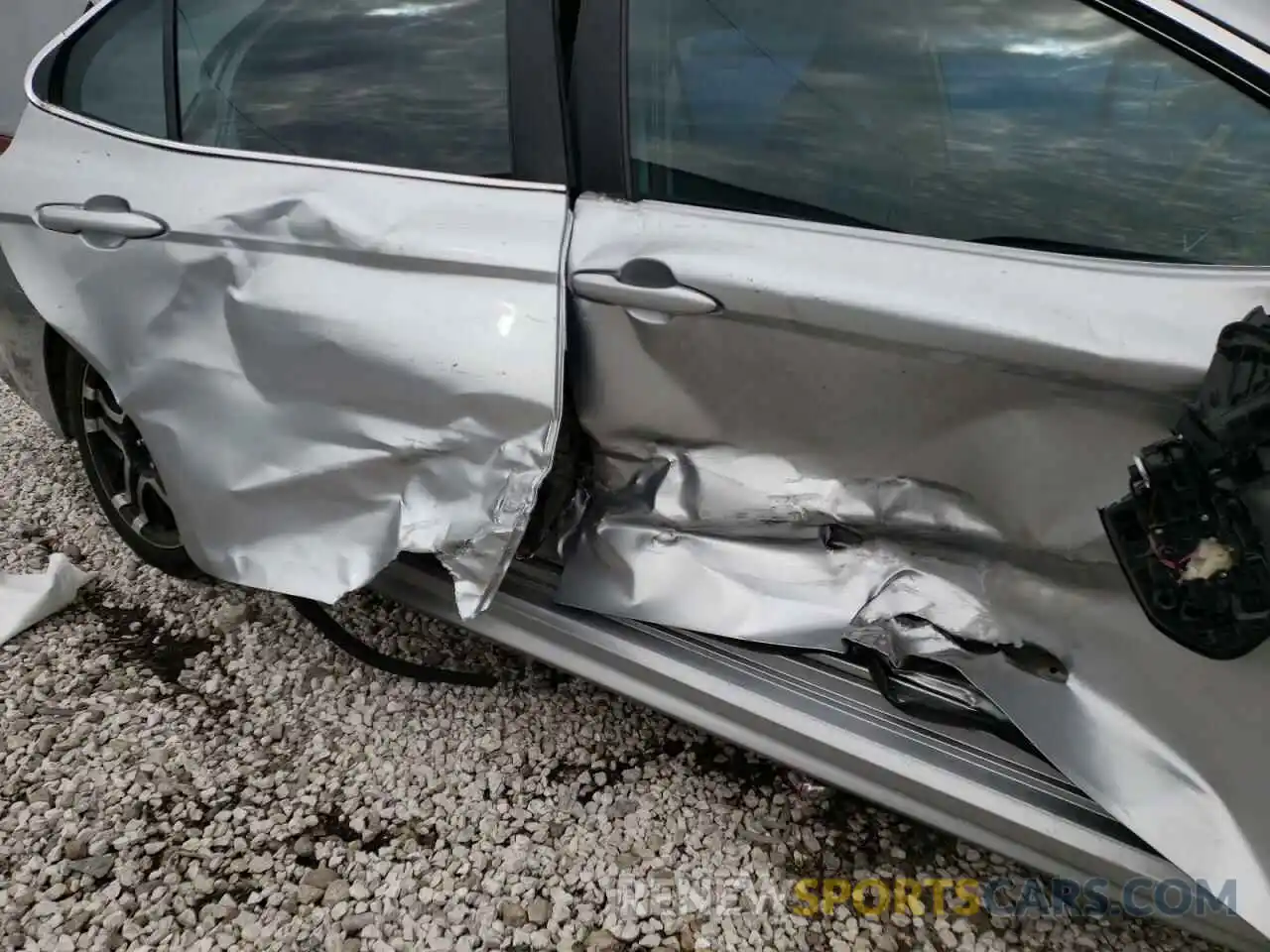 9 Photograph of a damaged car 4T1B11HK1KU779188 TOYOTA CAMRY 2019