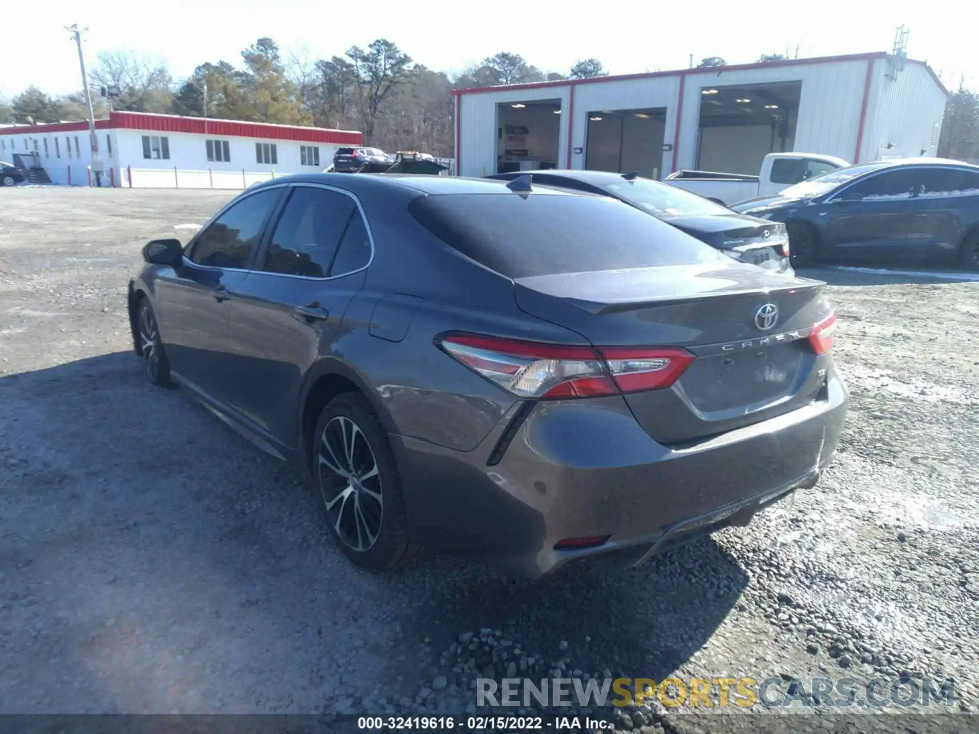 3 Photograph of a damaged car 4T1B11HK1KU780731 TOYOTA CAMRY 2019