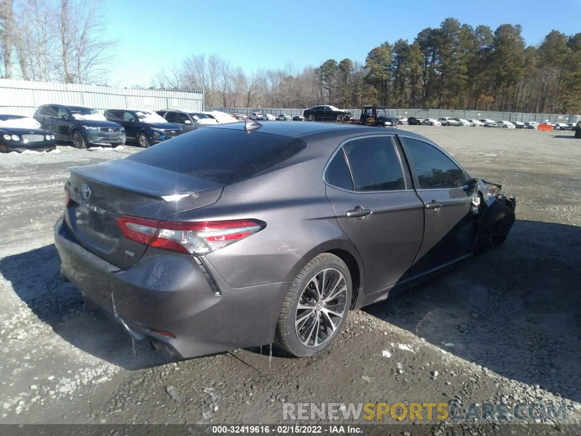 4 Photograph of a damaged car 4T1B11HK1KU780731 TOYOTA CAMRY 2019