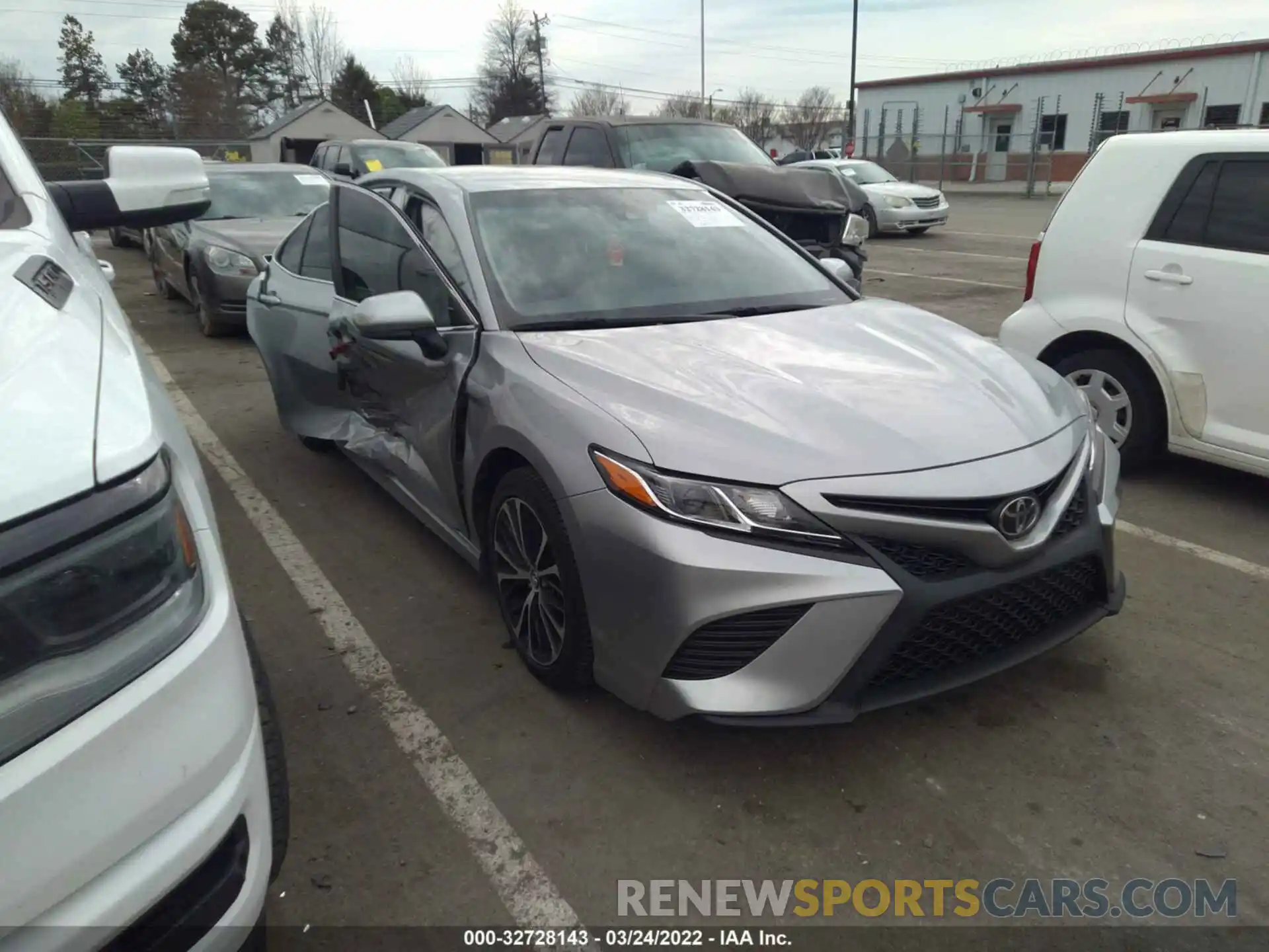 1 Photograph of a damaged car 4T1B11HK1KU781605 TOYOTA CAMRY 2019