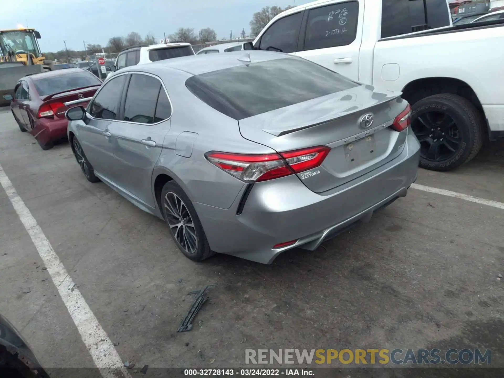 3 Photograph of a damaged car 4T1B11HK1KU781605 TOYOTA CAMRY 2019