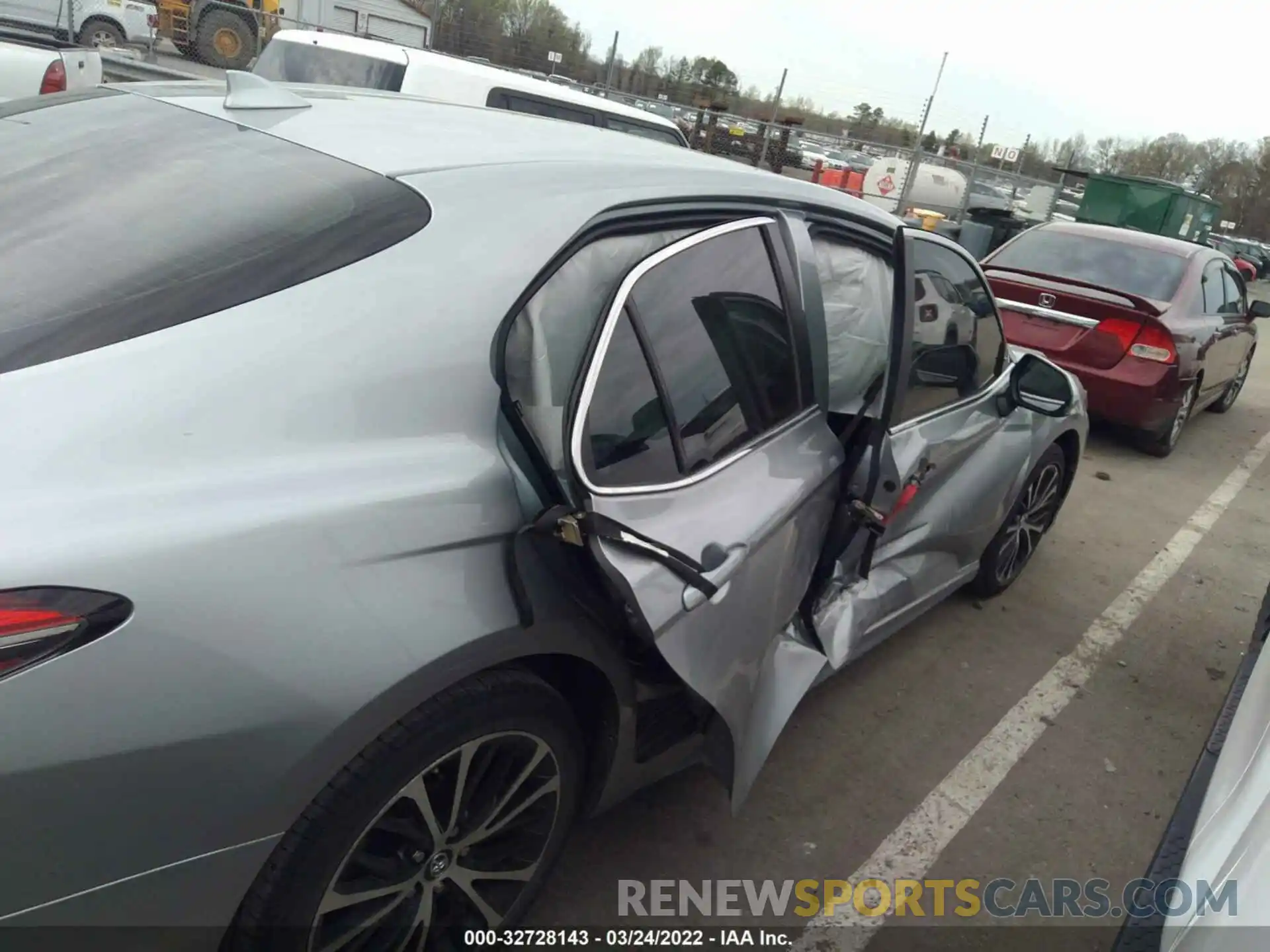 6 Photograph of a damaged car 4T1B11HK1KU781605 TOYOTA CAMRY 2019