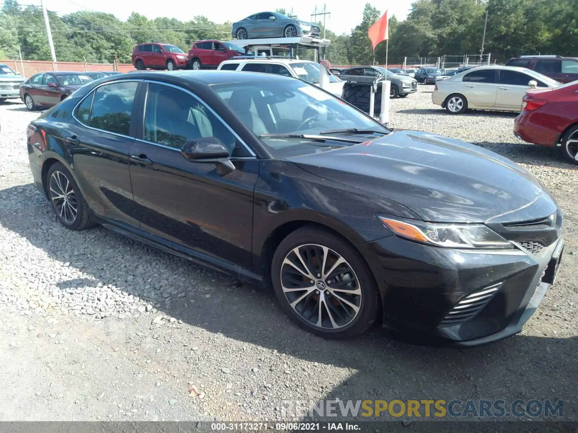 1 Photograph of a damaged car 4T1B11HK1KU783953 TOYOTA CAMRY 2019