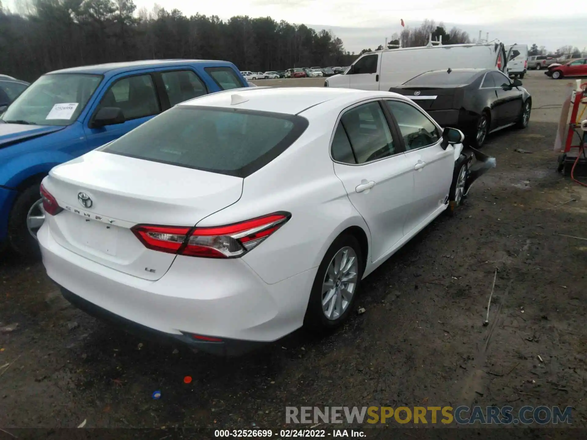 4 Photograph of a damaged car 4T1B11HK1KU784150 TOYOTA CAMRY 2019