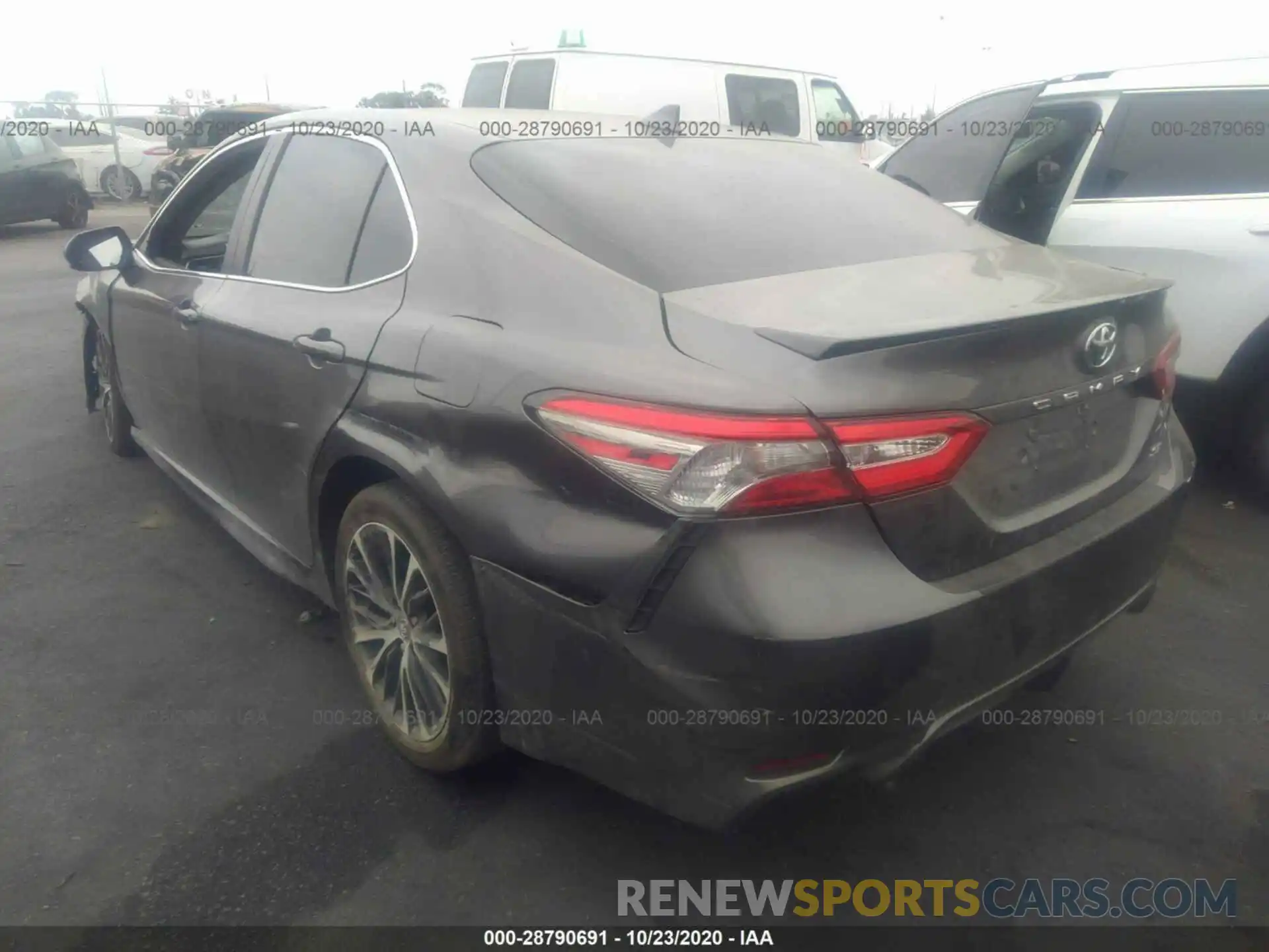 3 Photograph of a damaged car 4T1B11HK1KU784701 TOYOTA CAMRY 2019