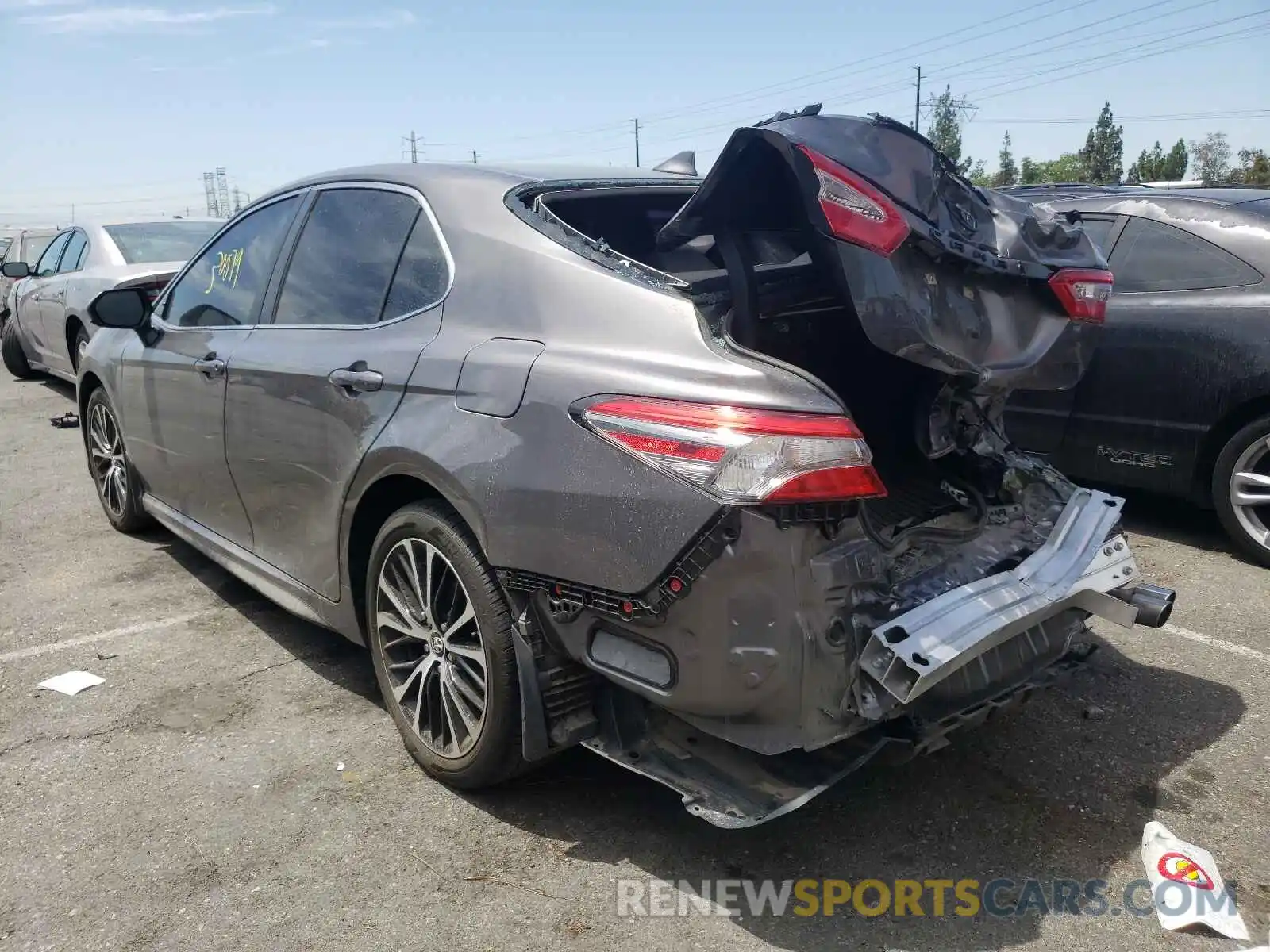 3 Фотография поврежденного автомобиля 4T1B11HK1KU784942 TOYOTA CAMRY 2019