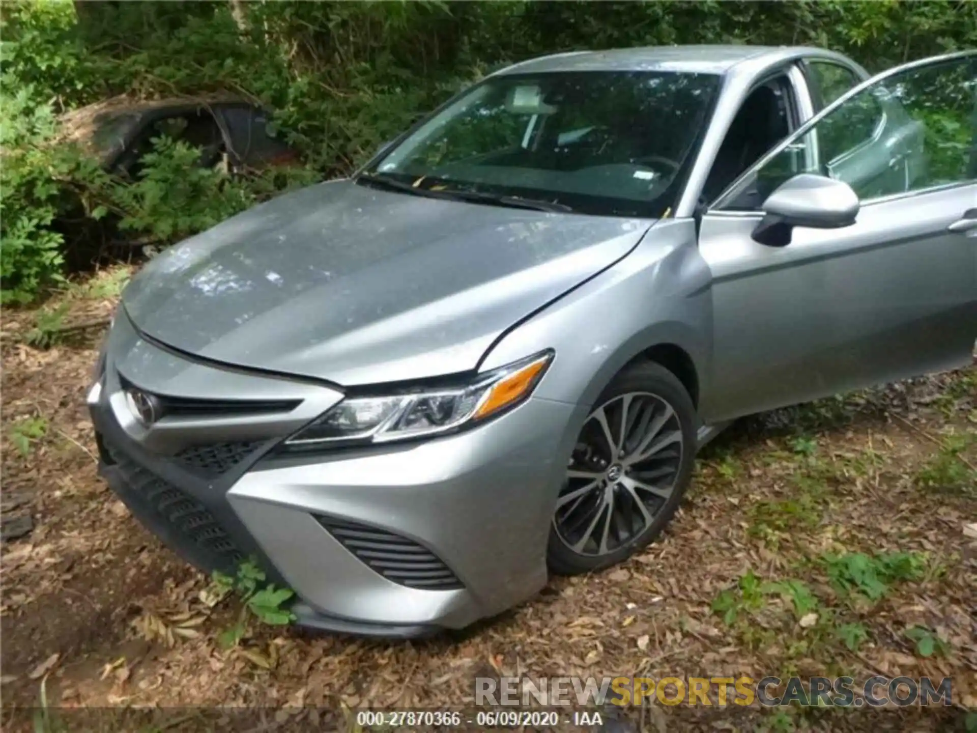 9 Photograph of a damaged car 4T1B11HK1KU786609 TOYOTA CAMRY 2019