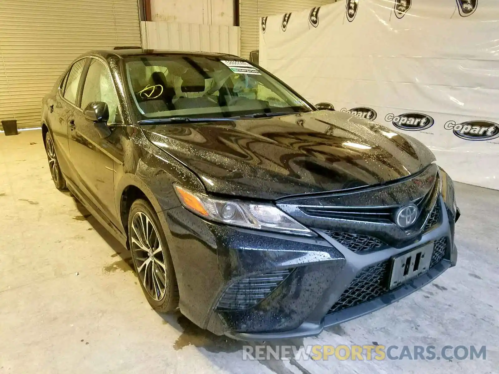 1 Photograph of a damaged car 4T1B11HK1KU787372 TOYOTA CAMRY 2019