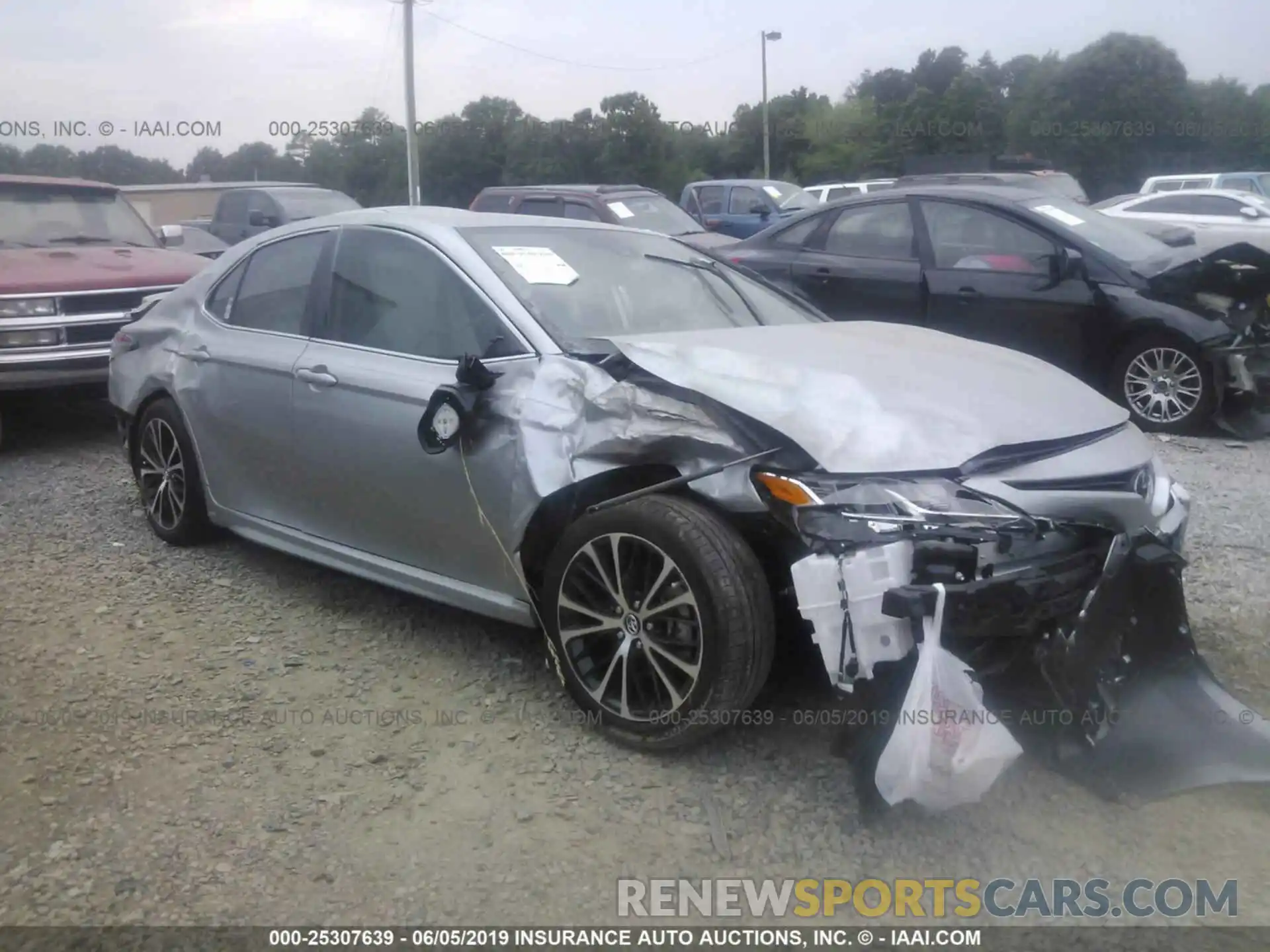 1 Photograph of a damaged car 4T1B11HK1KU790384 TOYOTA CAMRY 2019