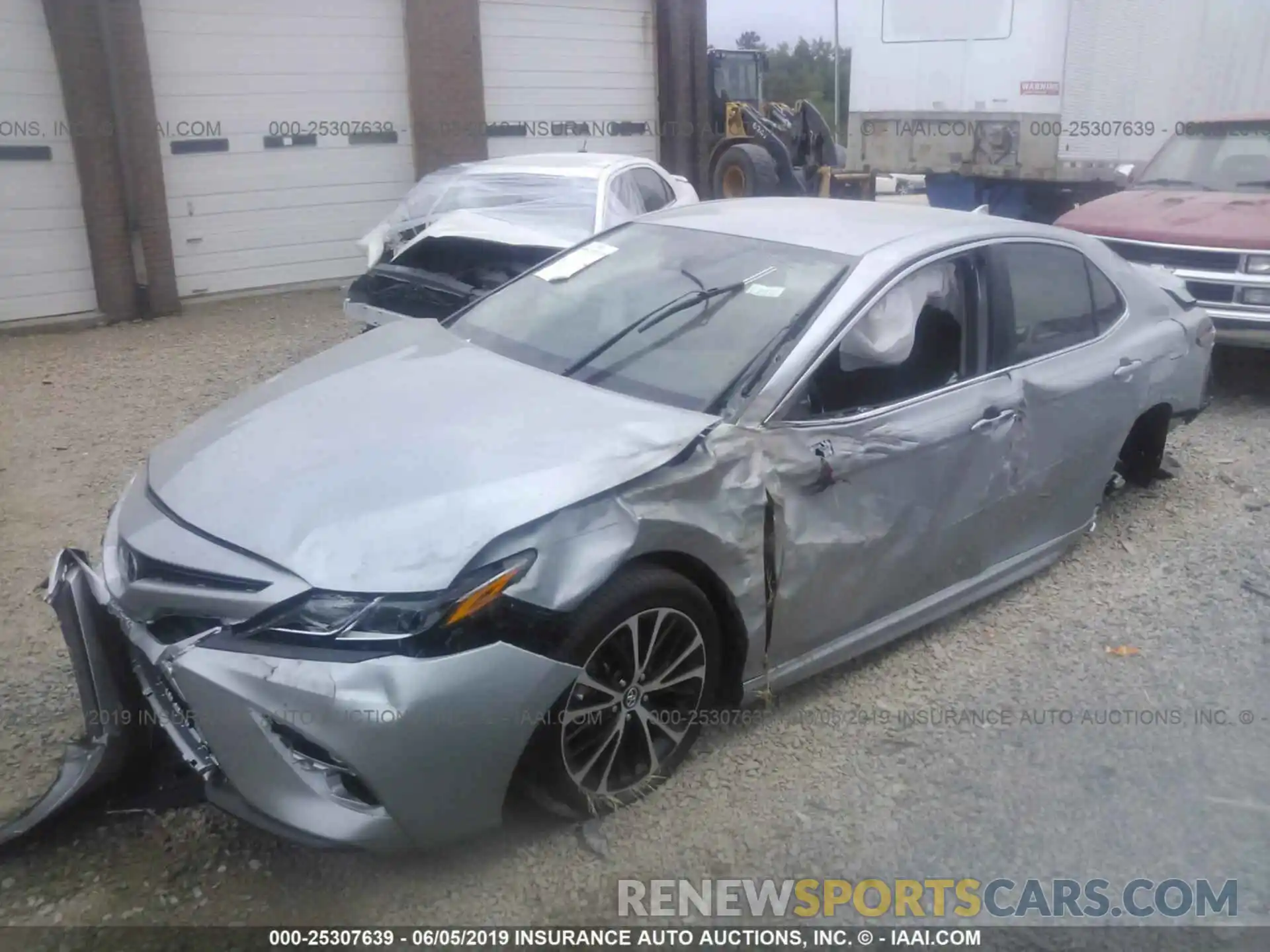 2 Photograph of a damaged car 4T1B11HK1KU790384 TOYOTA CAMRY 2019