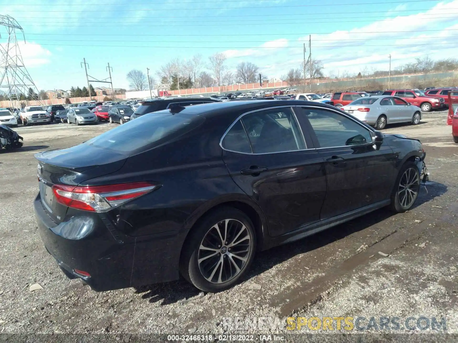 4 Photograph of a damaged car 4T1B11HK1KU795679 TOYOTA CAMRY 2019