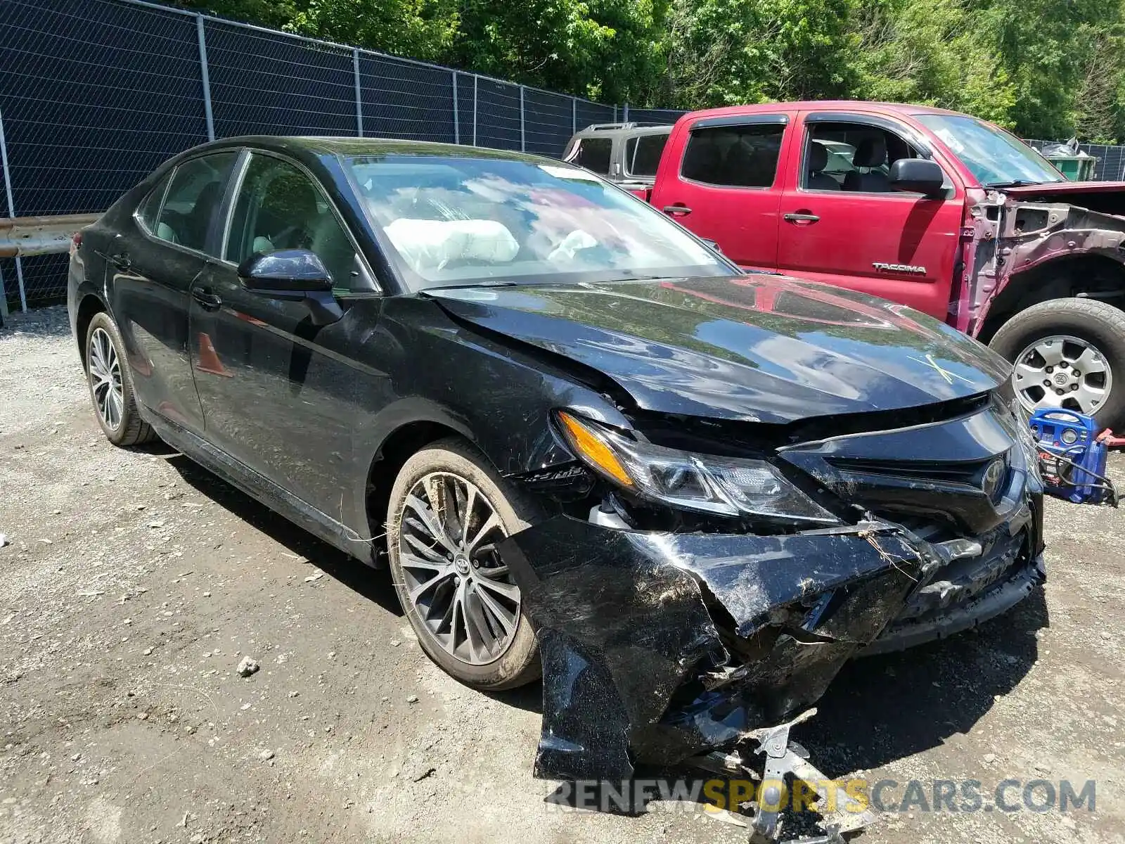 1 Photograph of a damaged car 4T1B11HK1KU797271 TOYOTA CAMRY 2019