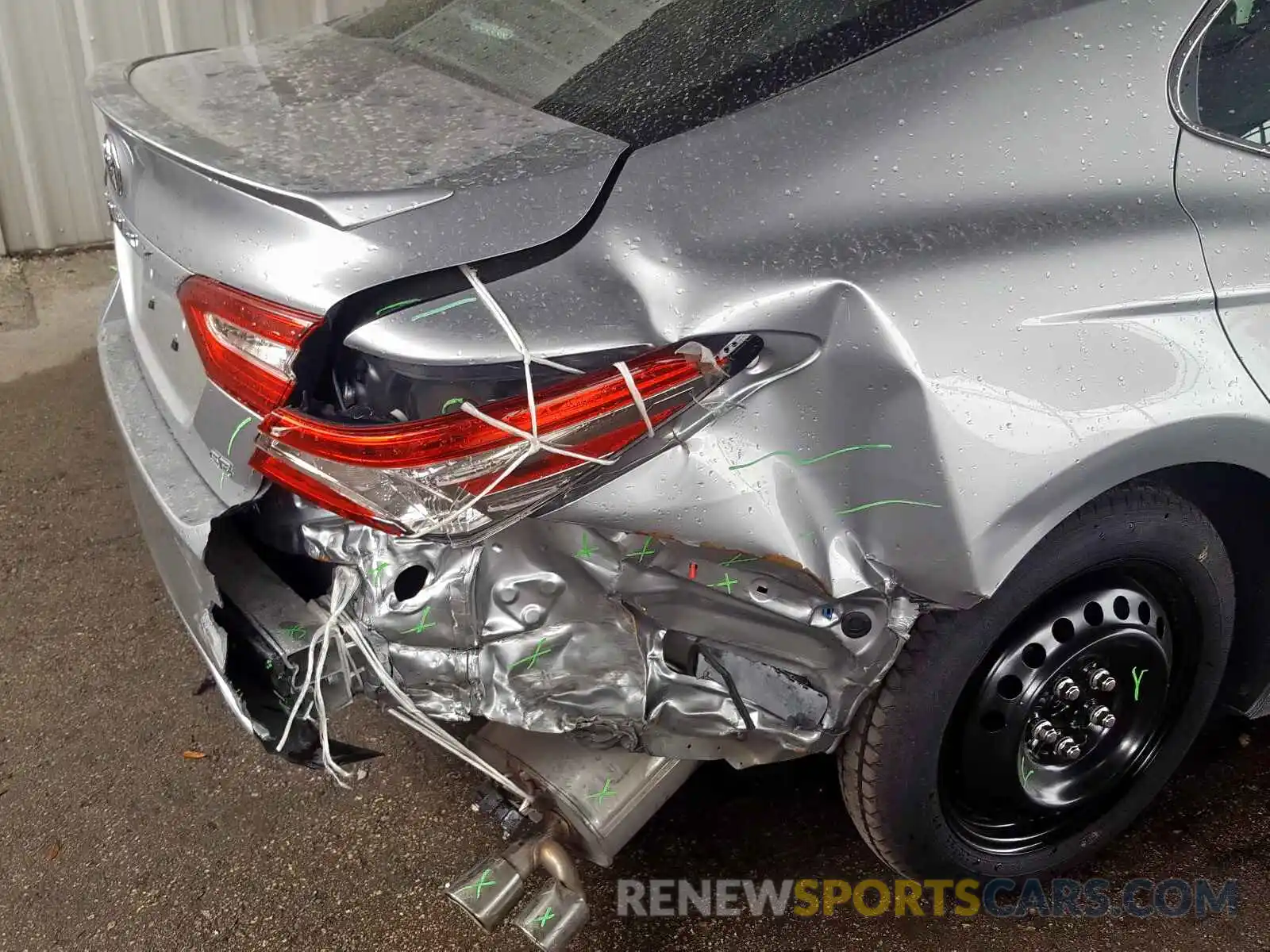 9 Photograph of a damaged car 4T1B11HK1KU797352 TOYOTA CAMRY 2019