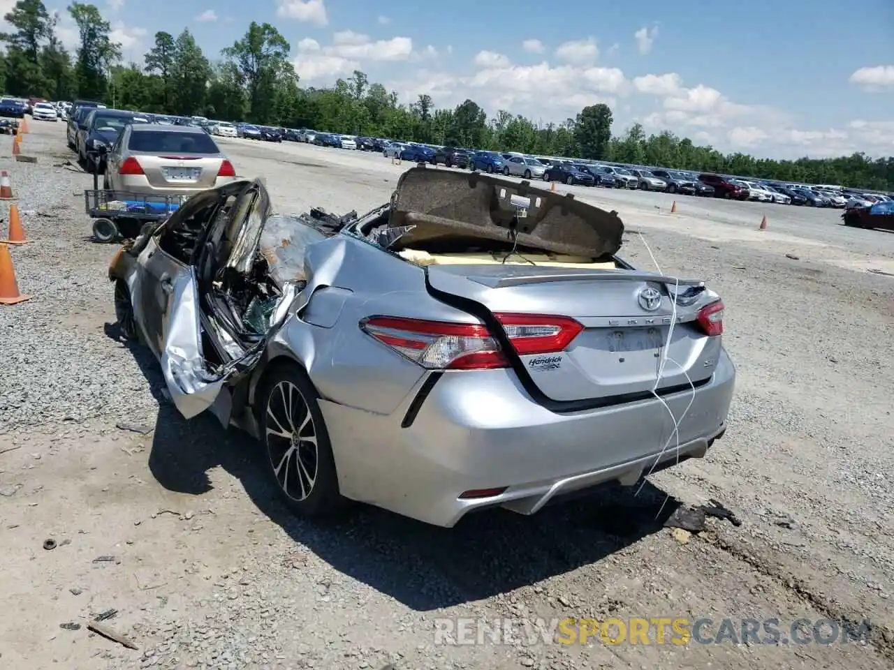 3 Photograph of a damaged car 4T1B11HK1KU798386 TOYOTA CAMRY 2019