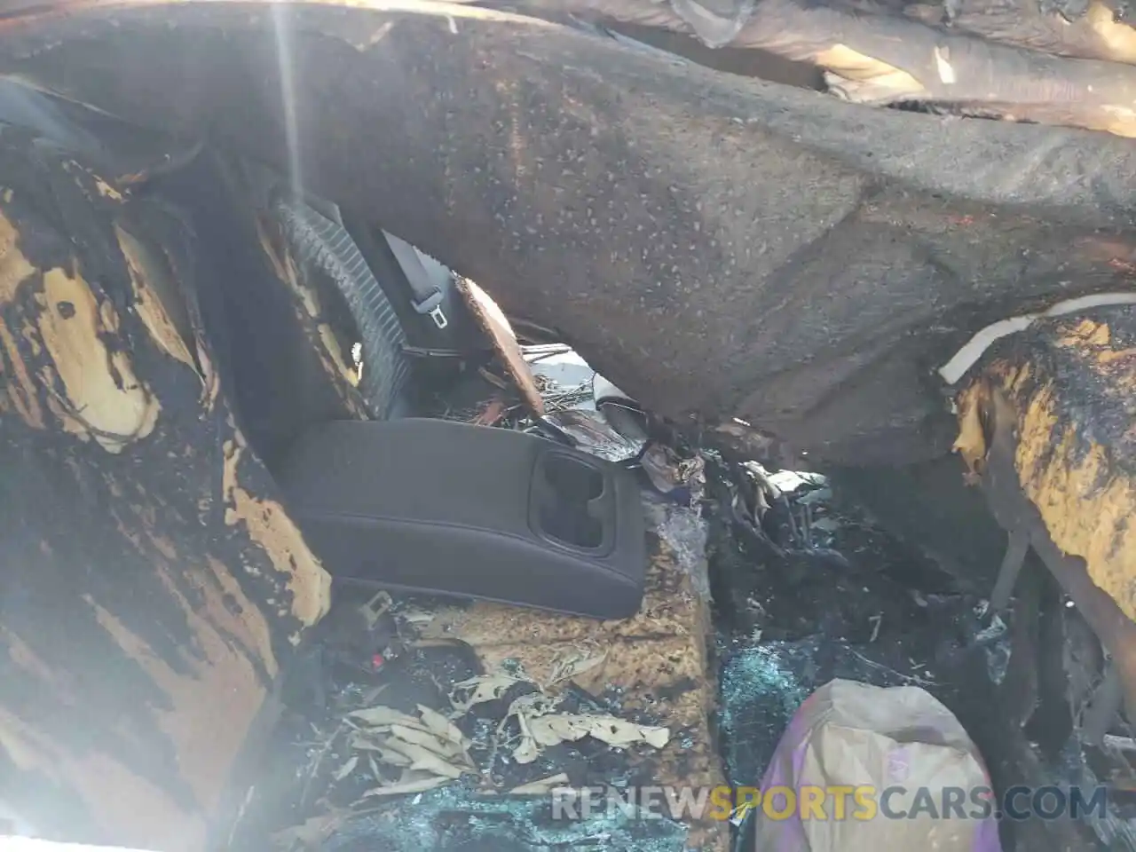 6 Photograph of a damaged car 4T1B11HK1KU798386 TOYOTA CAMRY 2019