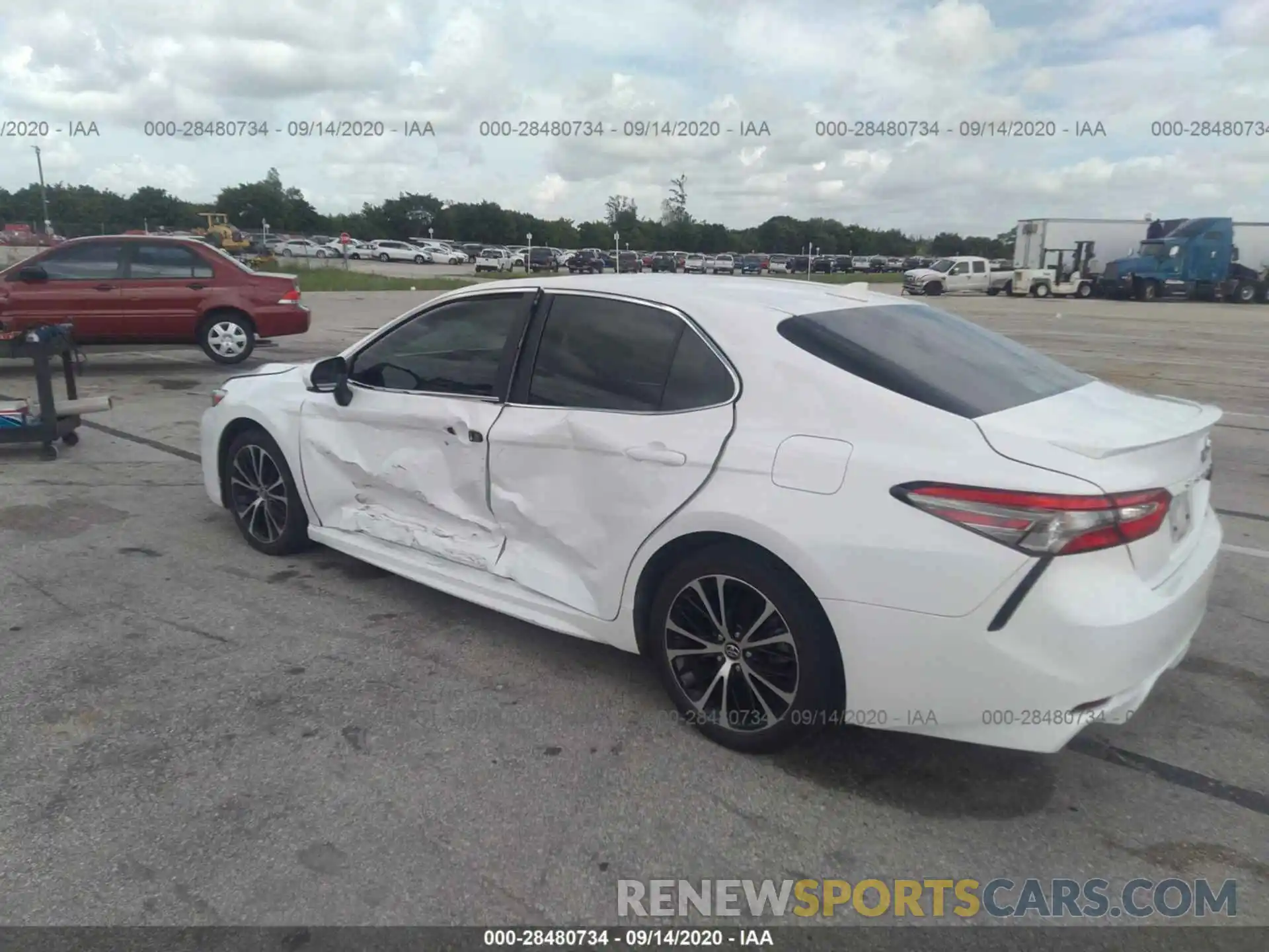 3 Photograph of a damaged car 4T1B11HK1KU800671 TOYOTA CAMRY 2019