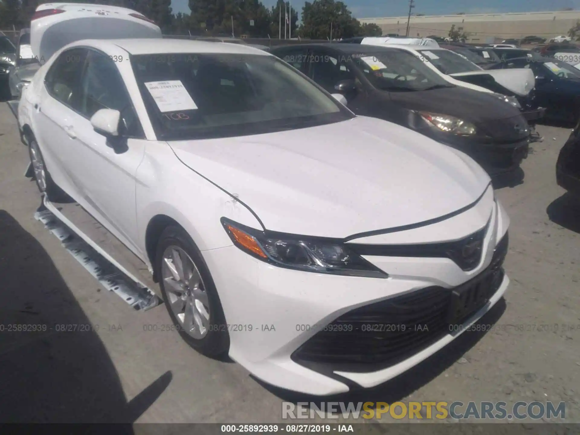 1 Photograph of a damaged car 4T1B11HK1KU803408 TOYOTA CAMRY 2019