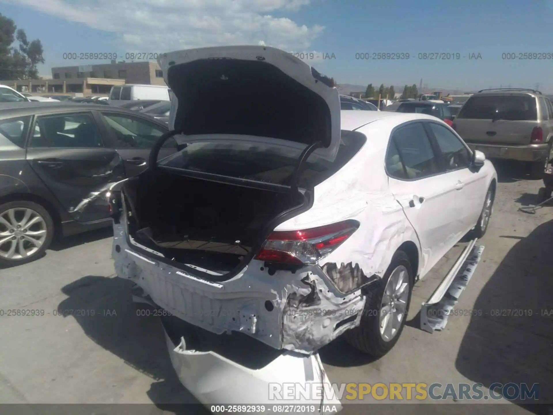 4 Photograph of a damaged car 4T1B11HK1KU803408 TOYOTA CAMRY 2019