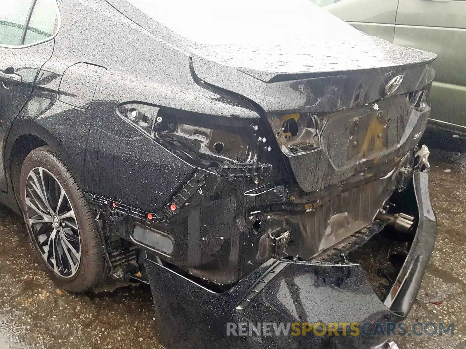 9 Photograph of a damaged car 4T1B11HK1KU804056 TOYOTA CAMRY 2019