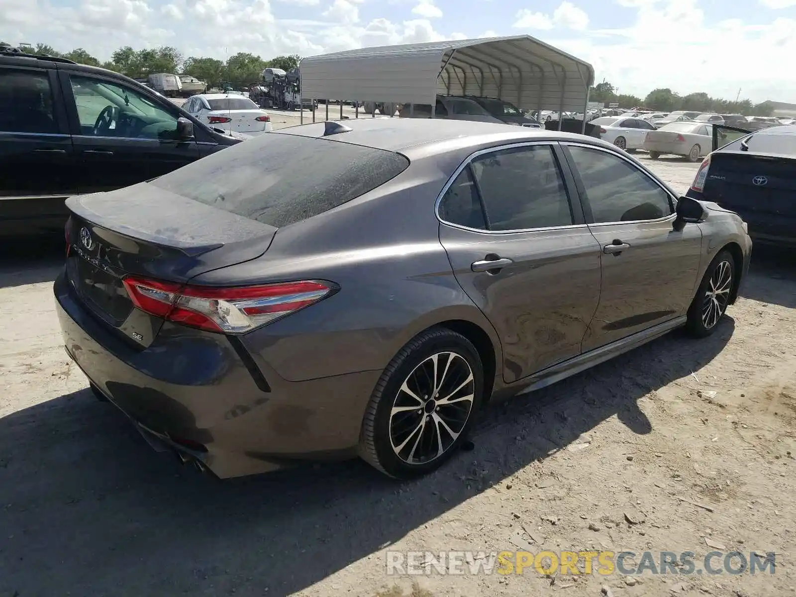 4 Photograph of a damaged car 4T1B11HK1KU804218 TOYOTA CAMRY 2019