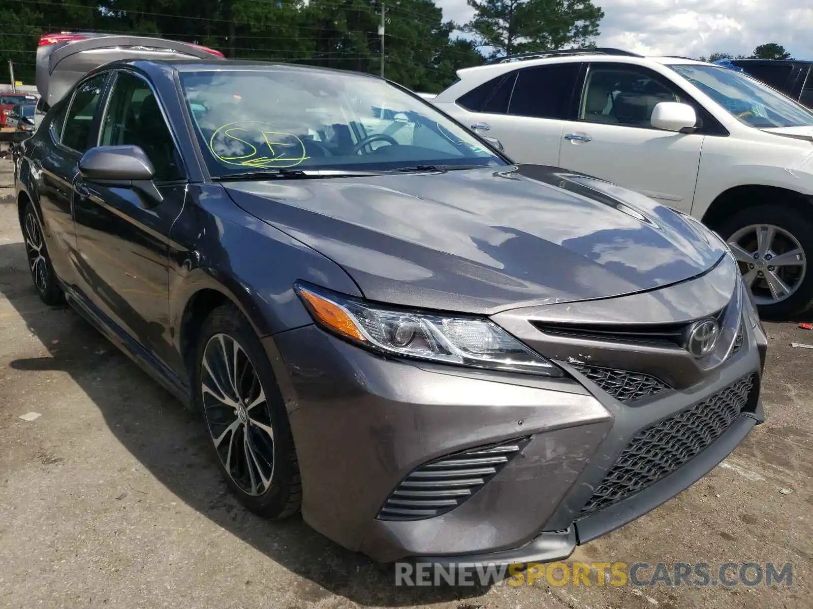 1 Photograph of a damaged car 4T1B11HK1KU806728 TOYOTA CAMRY 2019