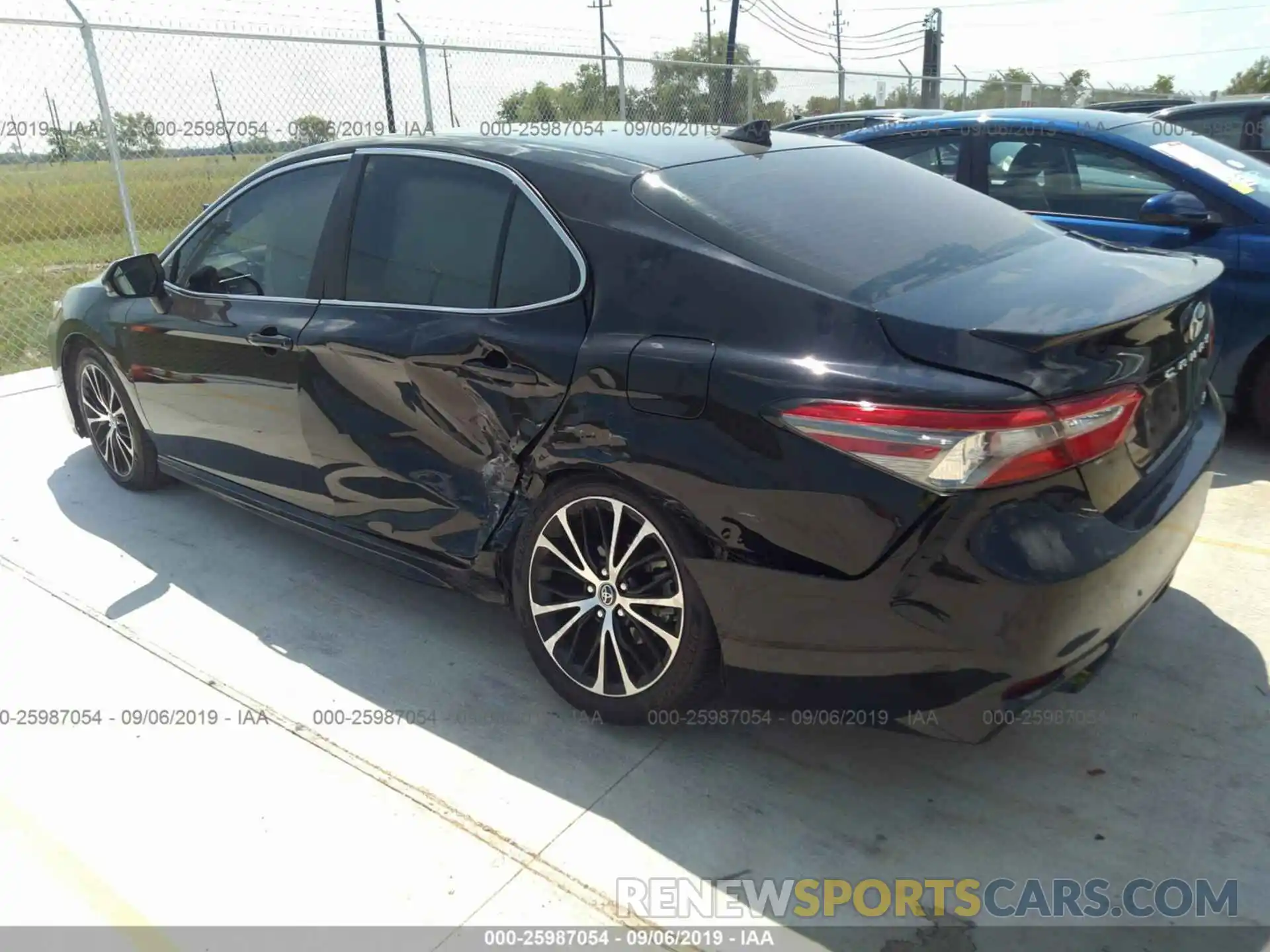 3 Photograph of a damaged car 4T1B11HK1KU807572 TOYOTA CAMRY 2019