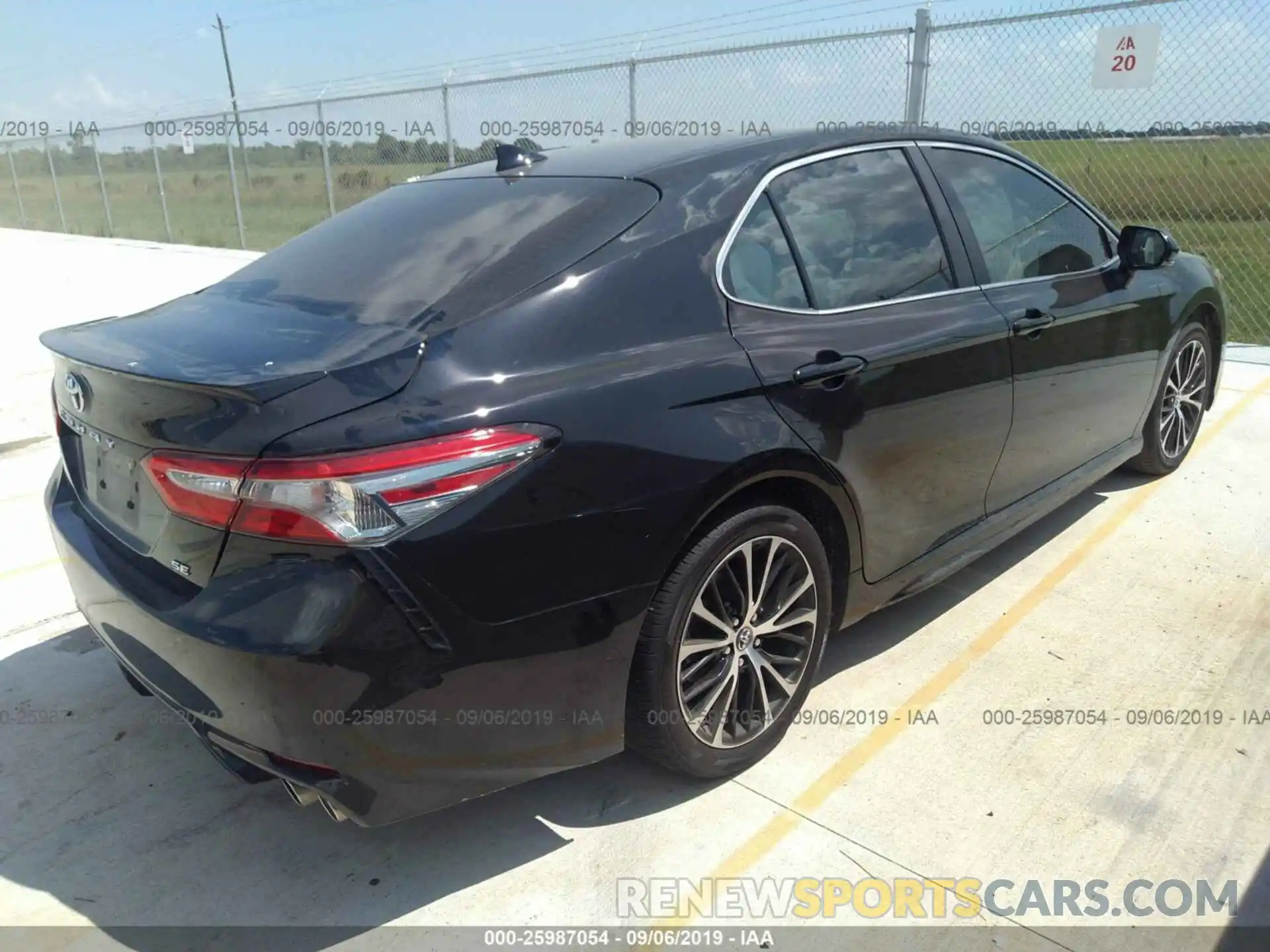 4 Photograph of a damaged car 4T1B11HK1KU807572 TOYOTA CAMRY 2019