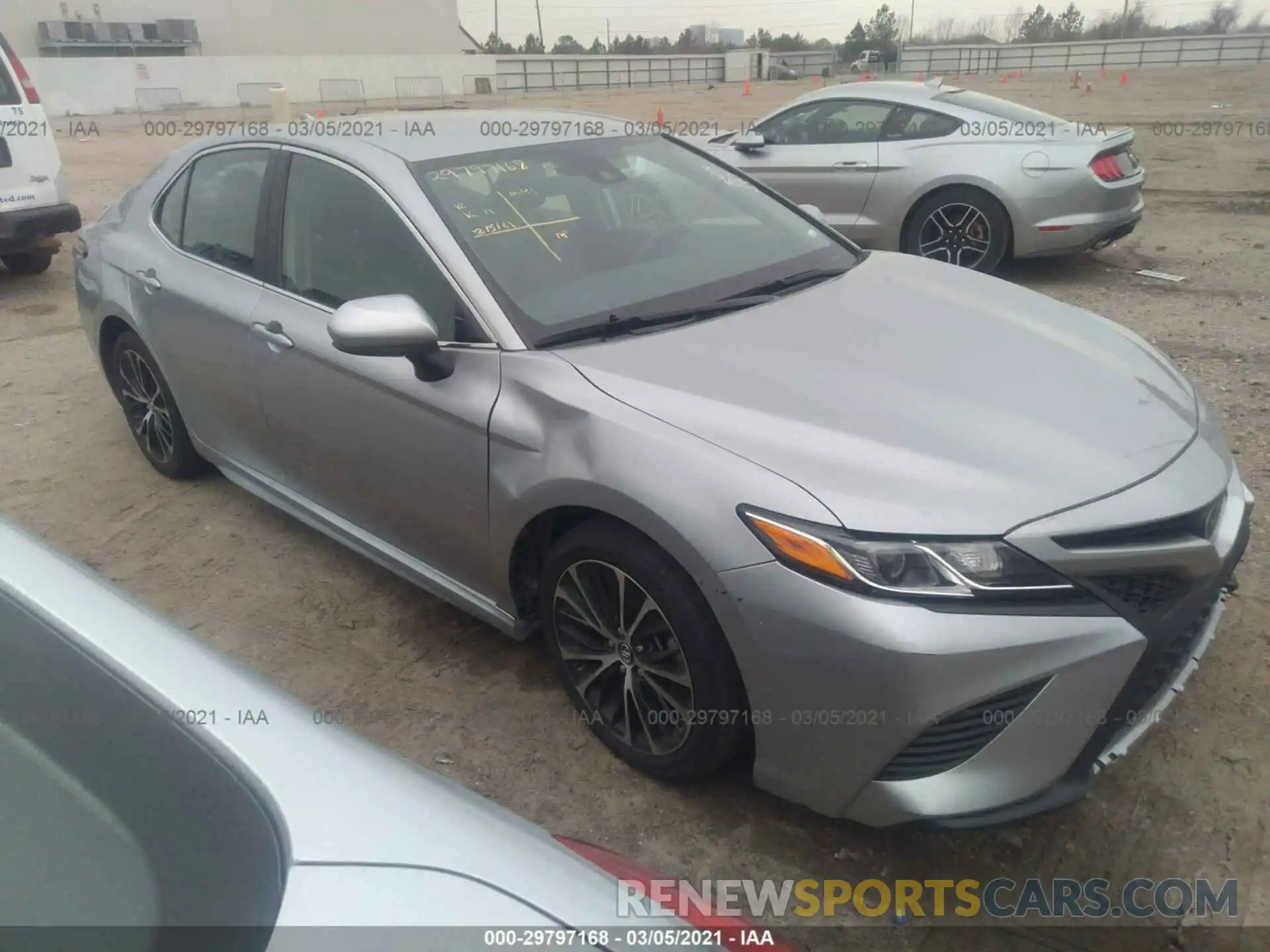 1 Photograph of a damaged car 4T1B11HK1KU808463 TOYOTA CAMRY 2019