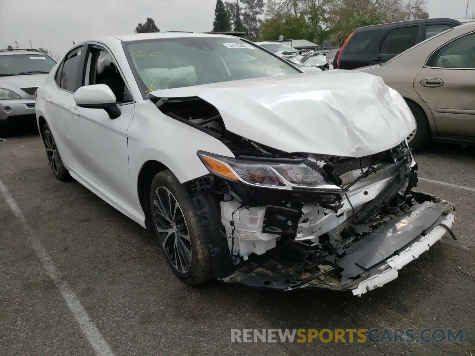 1 Photograph of a damaged car 4T1B11HK1KU808933 TOYOTA CAMRY 2019