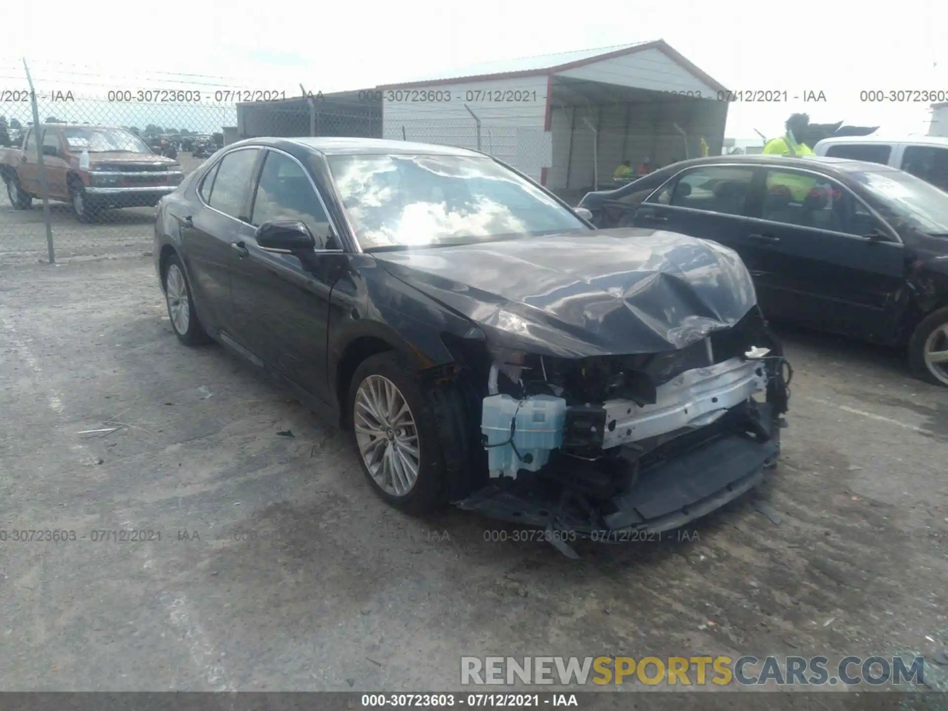 1 Photograph of a damaged car 4T1B11HK1KU809578 TOYOTA CAMRY 2019