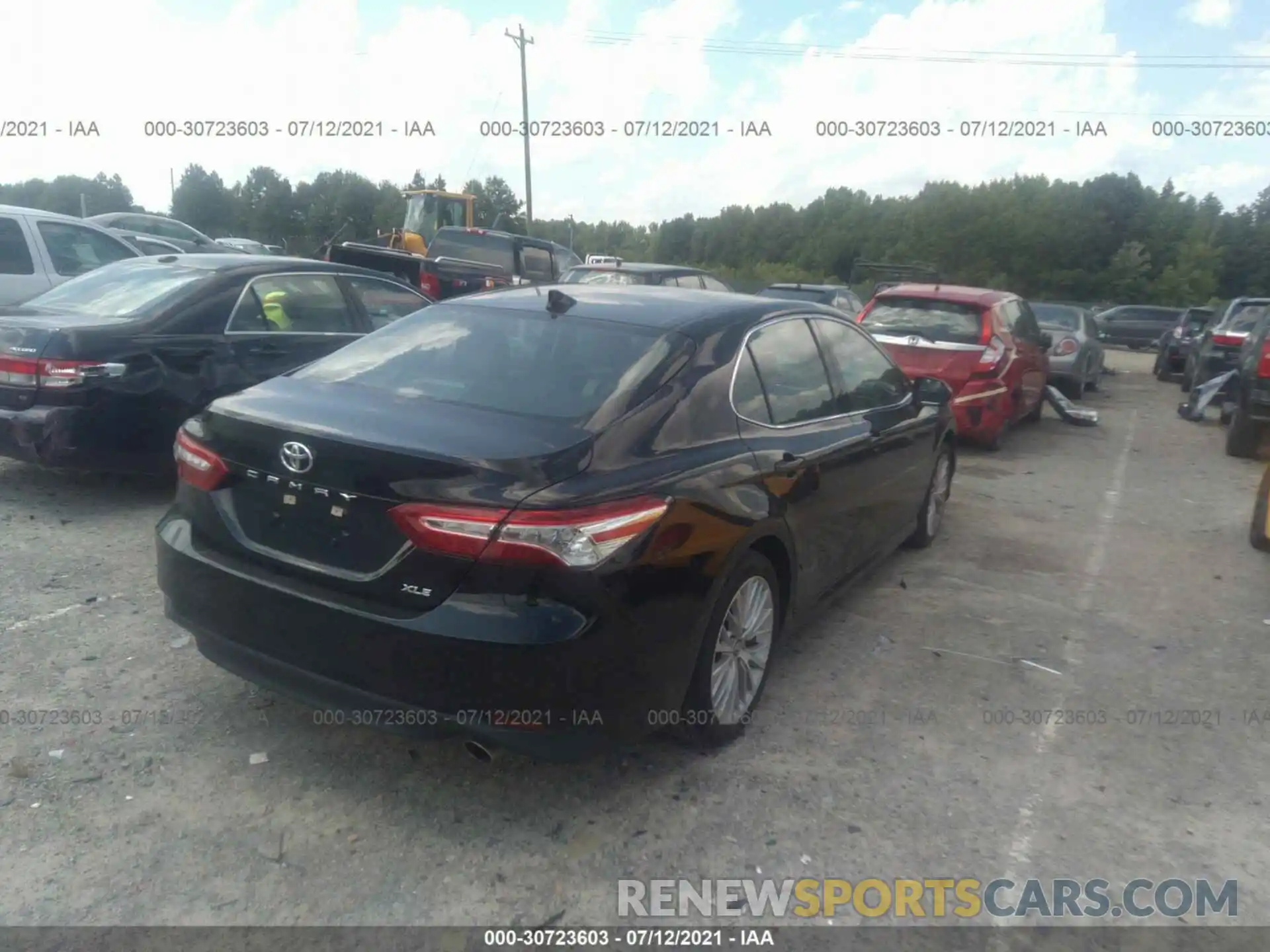 4 Photograph of a damaged car 4T1B11HK1KU809578 TOYOTA CAMRY 2019