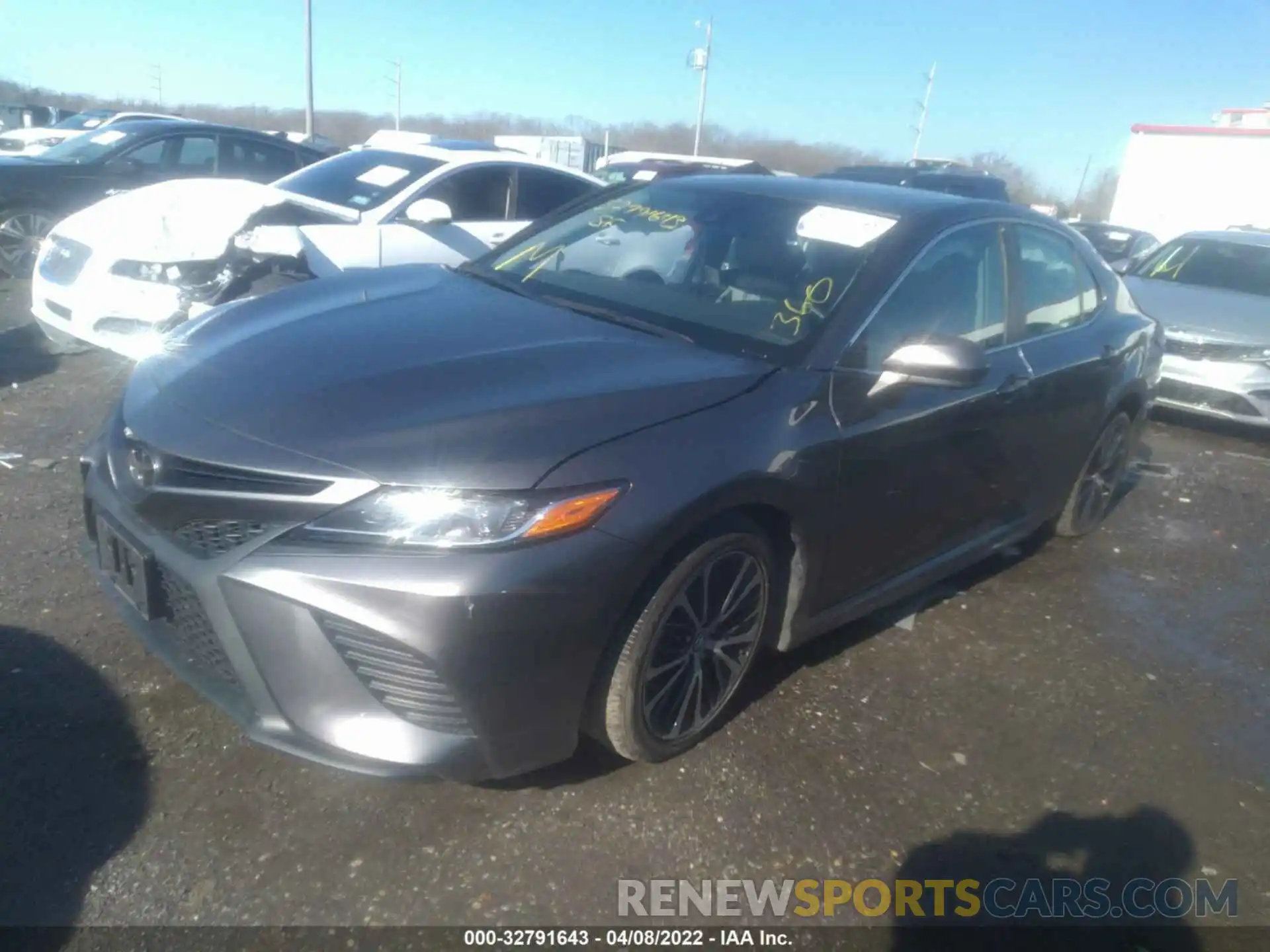 2 Photograph of a damaged car 4T1B11HK1KU810326 TOYOTA CAMRY 2019