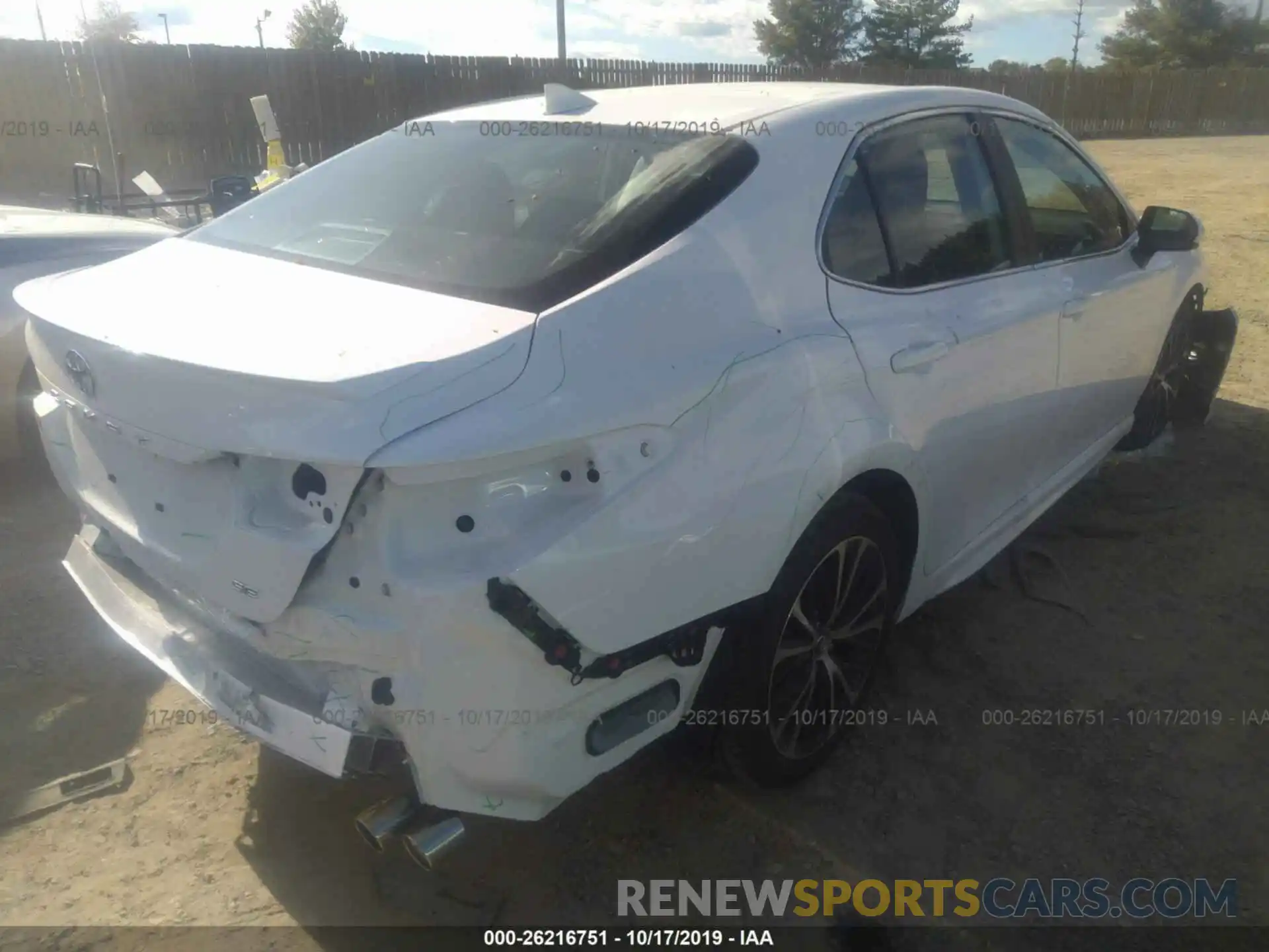 4 Photograph of a damaged car 4T1B11HK1KU810813 TOYOTA CAMRY 2019