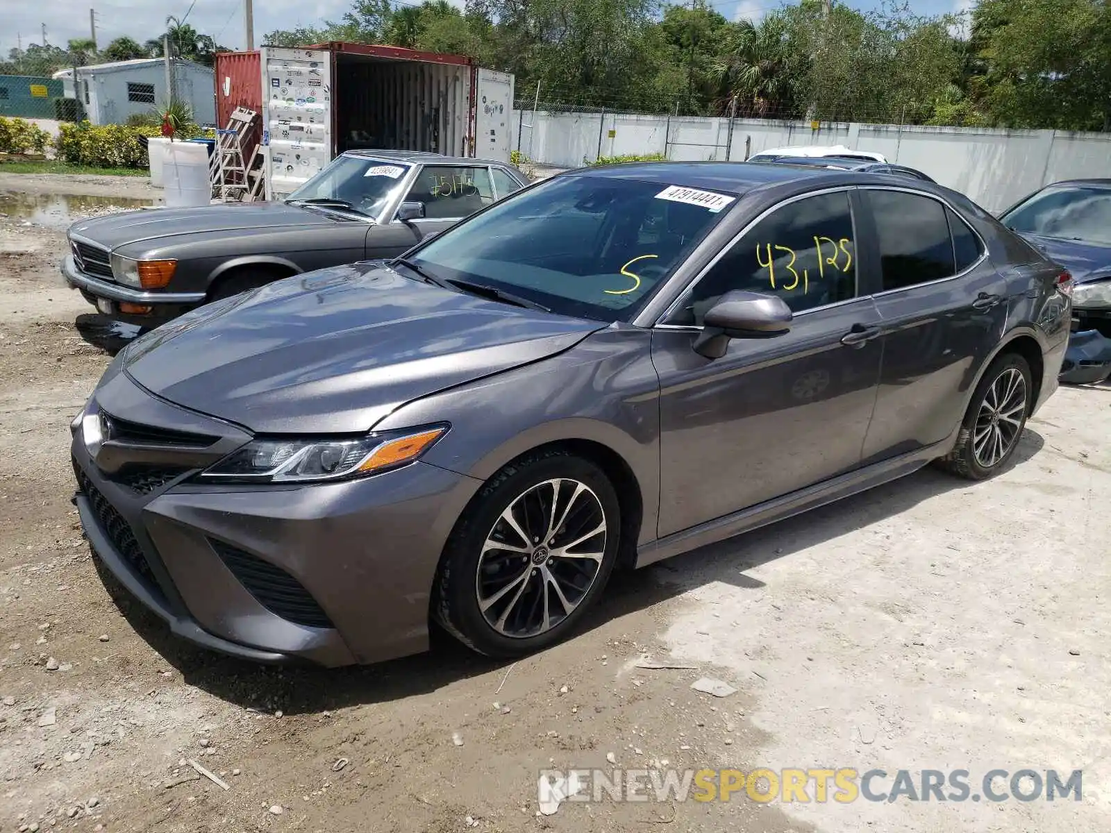 2 Photograph of a damaged car 4T1B11HK1KU811931 TOYOTA CAMRY 2019